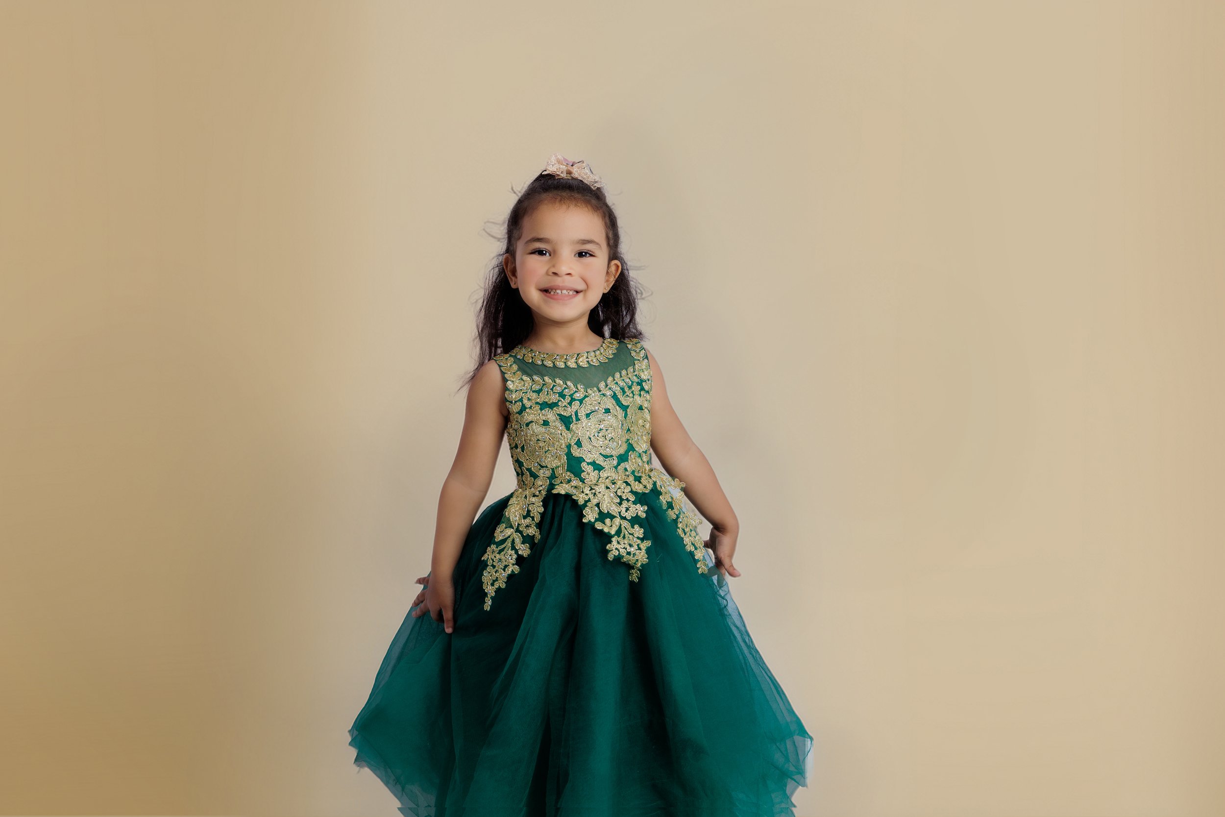2026_PiximuzePhoto_Alina_Bday (104)-Edit PS Cream.jpg