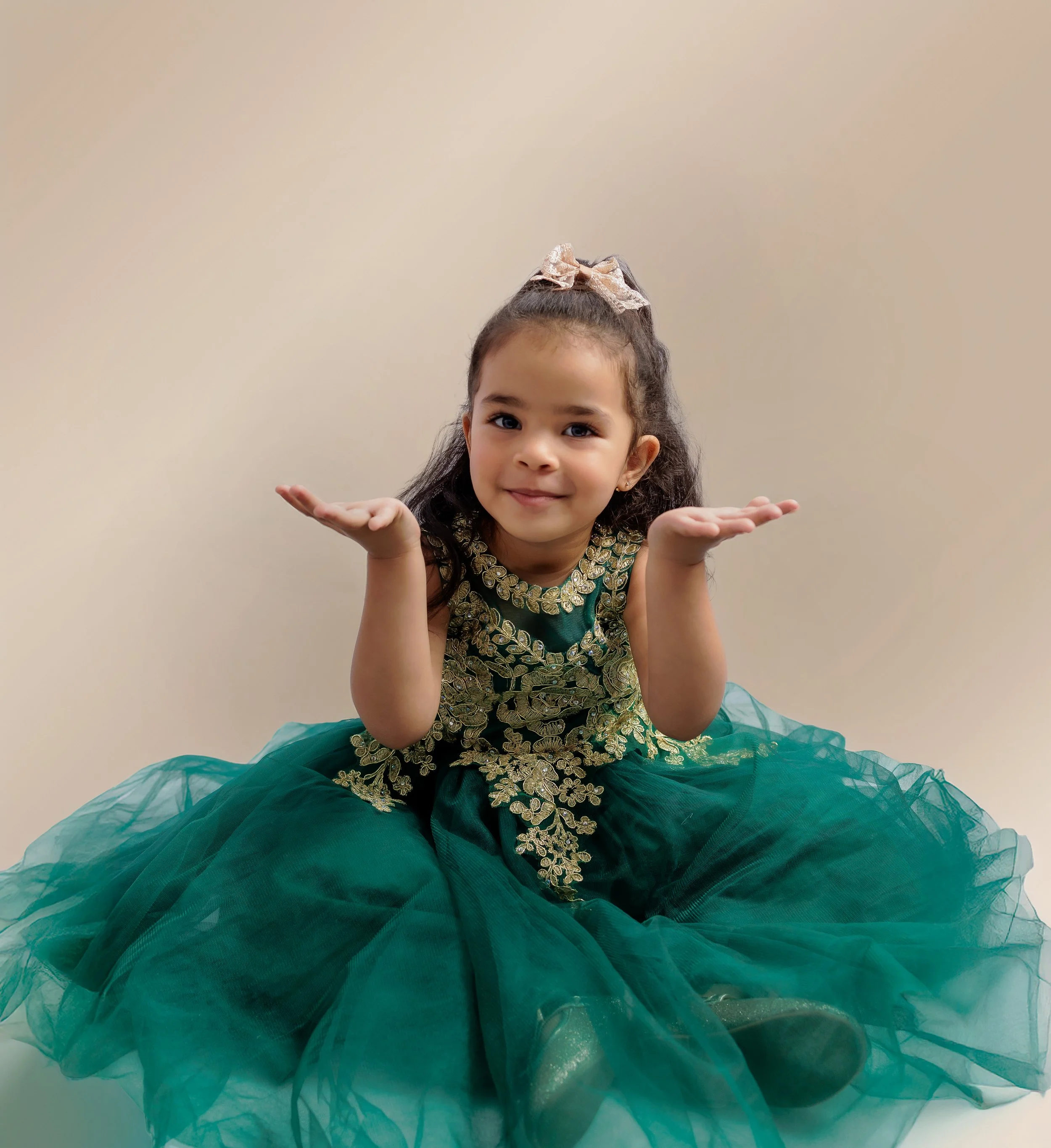 2026_PiximuzePhoto_Alina_Bday (87)-Edit PS Cream.jpg