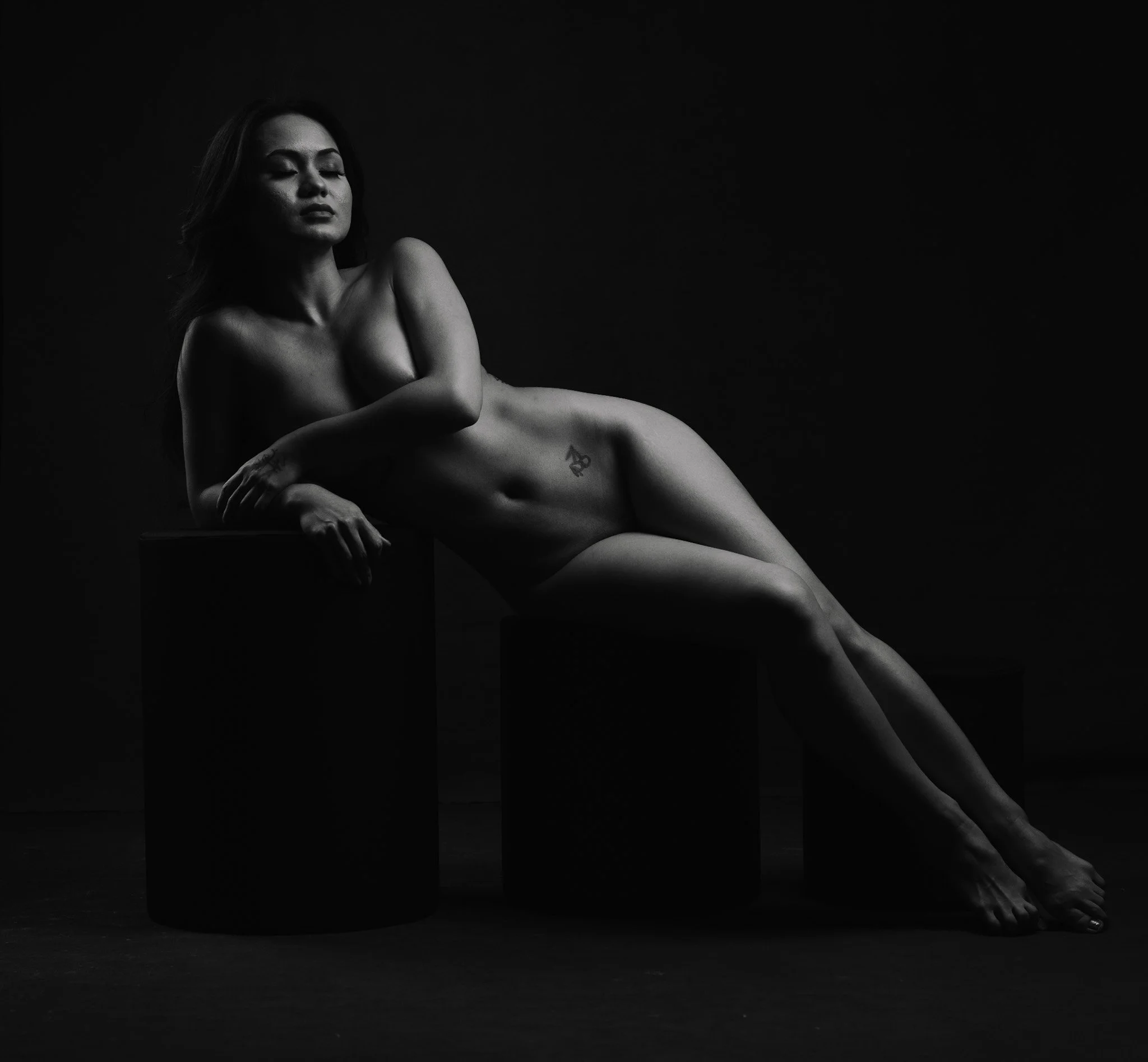 Black and white luxury boudoir Tallahassee session.jpg