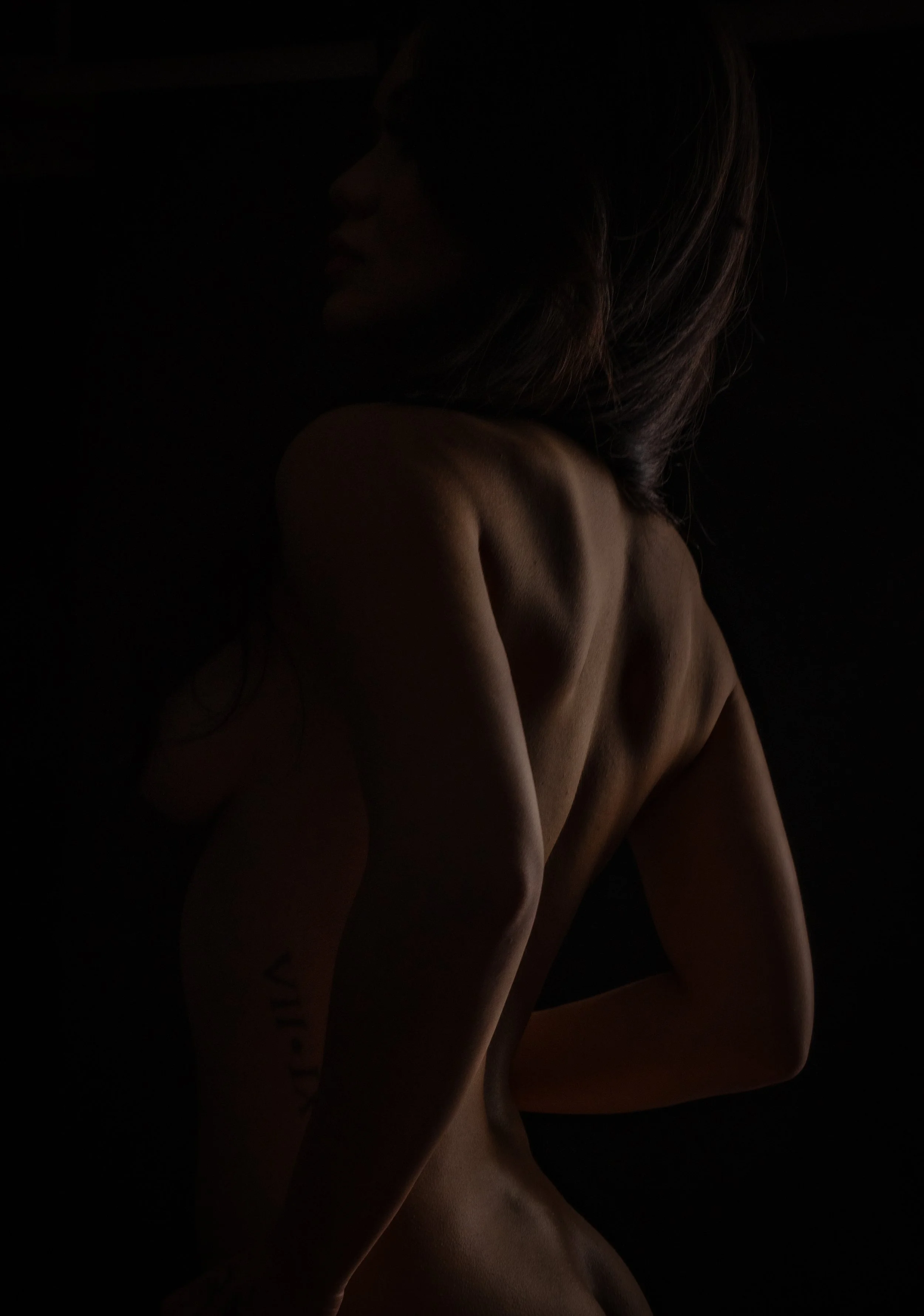 Elegant bridal boudoir photography celebrating confidence and beauty in Tallahassee, Florida by southern peach boudoir. 
