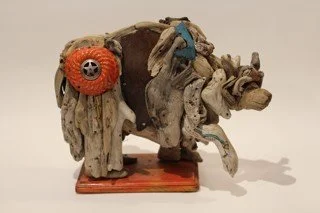 Highline Trail Grizzly
Driftwood Sculpture
14" x 17" x 8"

$1,950