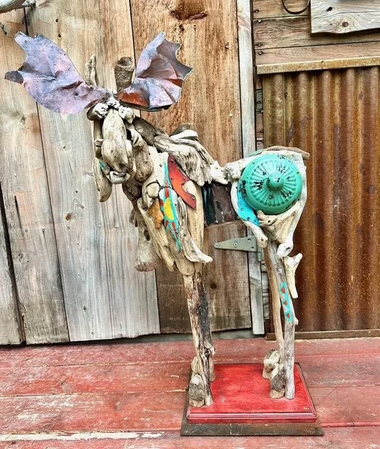Glacier Moose 
Driftwood Sculpture

SOLD
