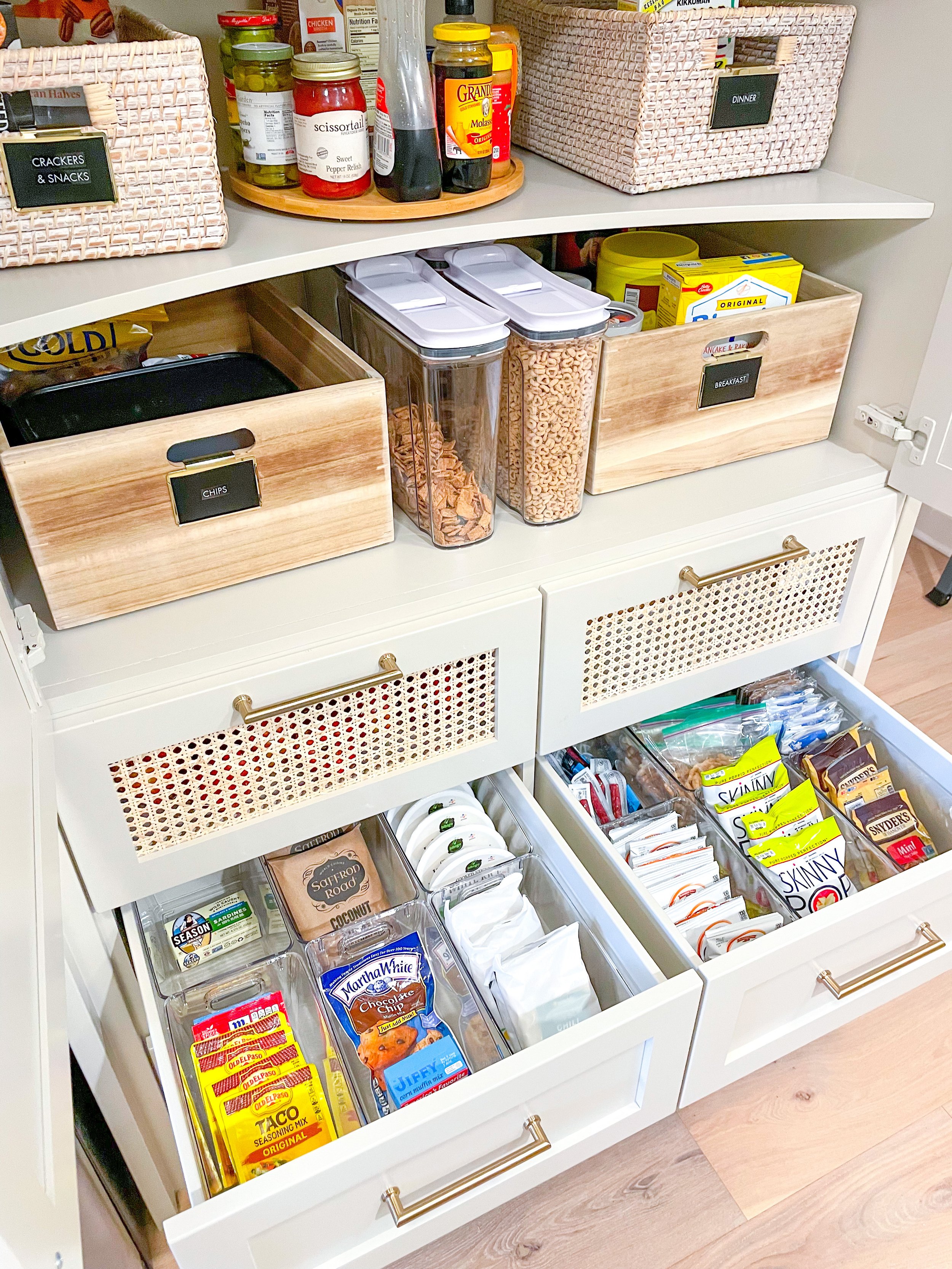 Summertime Pantry Bliss: Organization Hacks for Hot Days
