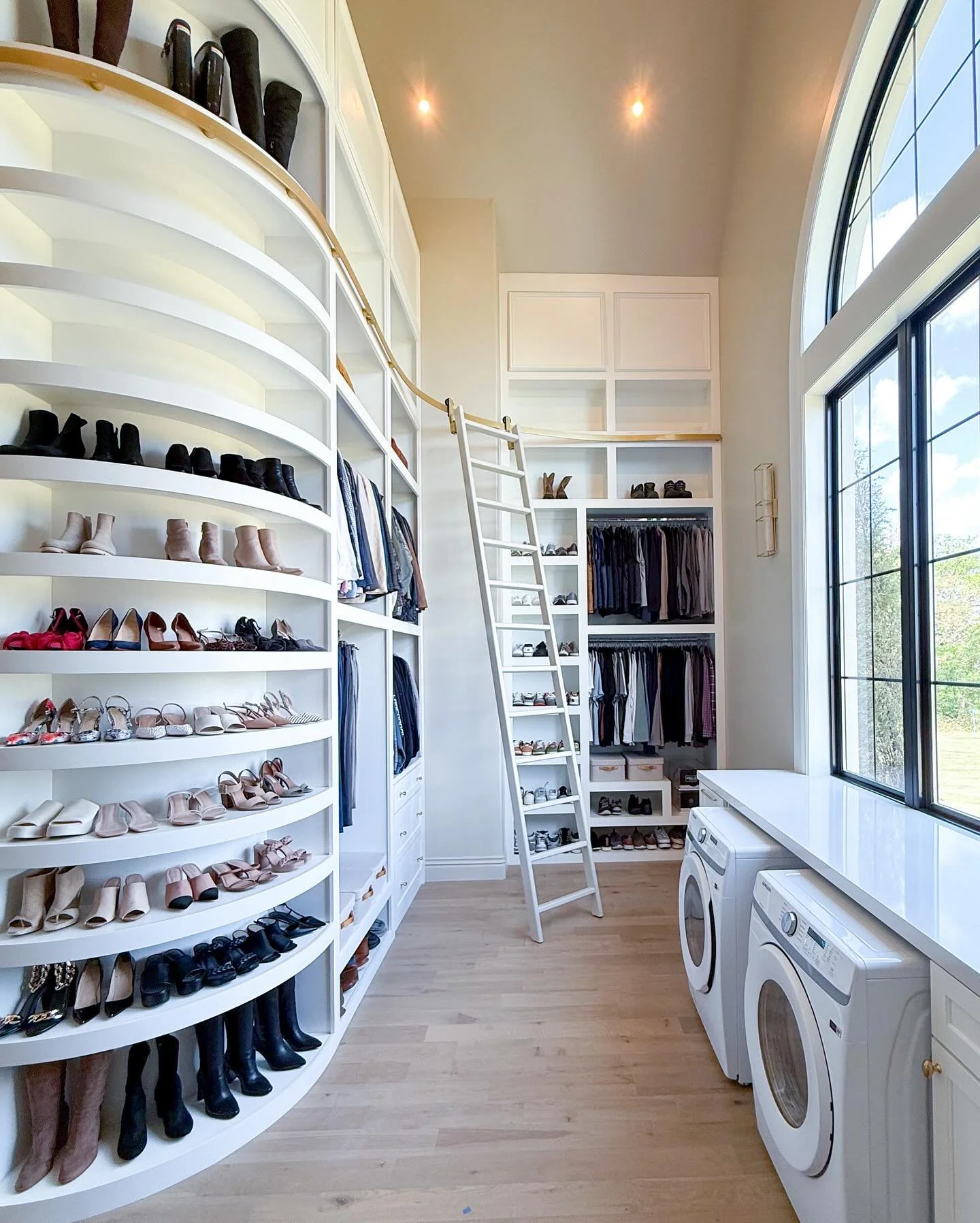 If you don&rsquo;t gasp when seeing this closet then the photos aren&rsquo;t doing it justice. IT IS STUNNING! @bearcreekhomes did an amazing job on the design and we loved getting to organize it by adding the style and function it deserves. 
Getting