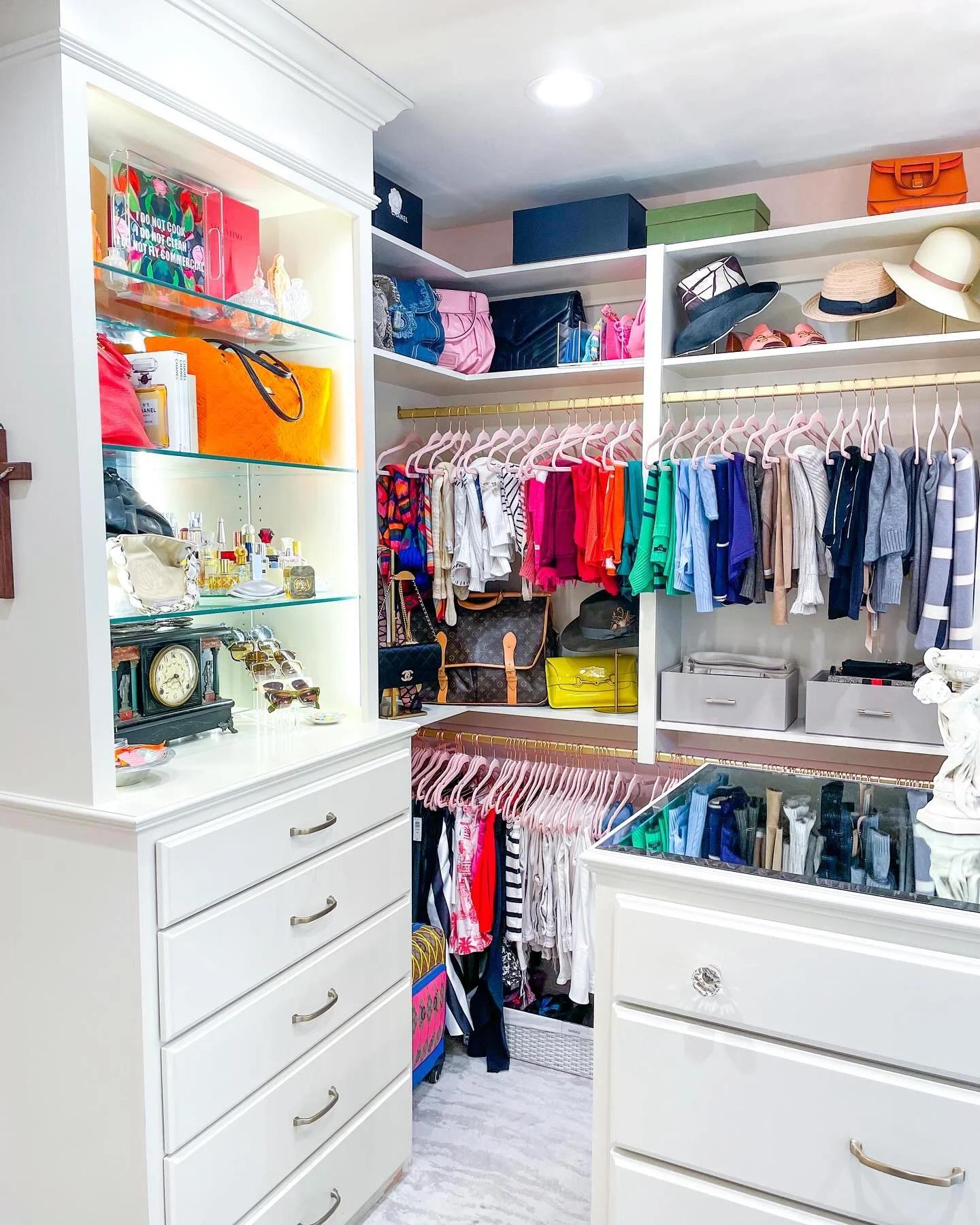 Who needs retail therapy when you can have &ldquo;shop your closet&rdquo; therapy? This closet will make you feel like you&rsquo;ve woken up in a boutique ready for a makeover everyday. If you&rsquo;re wanting a space that gives you style and functio