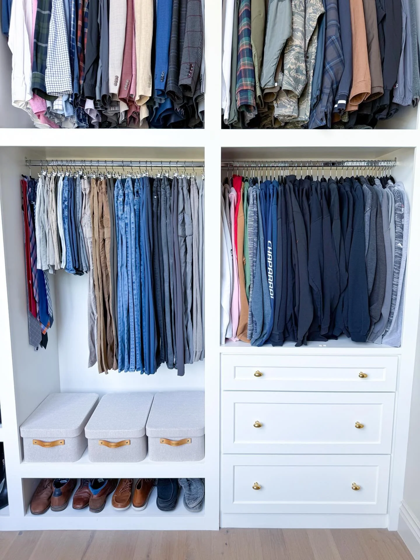 Let&rsquo;s hear it for the guys who appreciate order and function. For those who need a little encouragement, we&rsquo;ve got your back! An organized closet will be the perfect Valentine&rsquo;s gift to your sweetie. ❤️
&bull;&bull;&bull;
This amazi