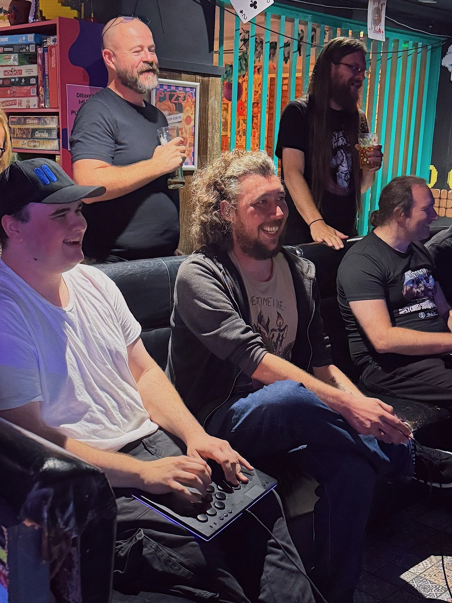 Join us for another casual meet up for a night of old school console fighting games. Hosted by our good friends South Town FGC

#switch #switchsouthend #thatgamesbar #tablegames #boardgames #smallbusiness #supportsmallbusiness #handmade #coffee #stud