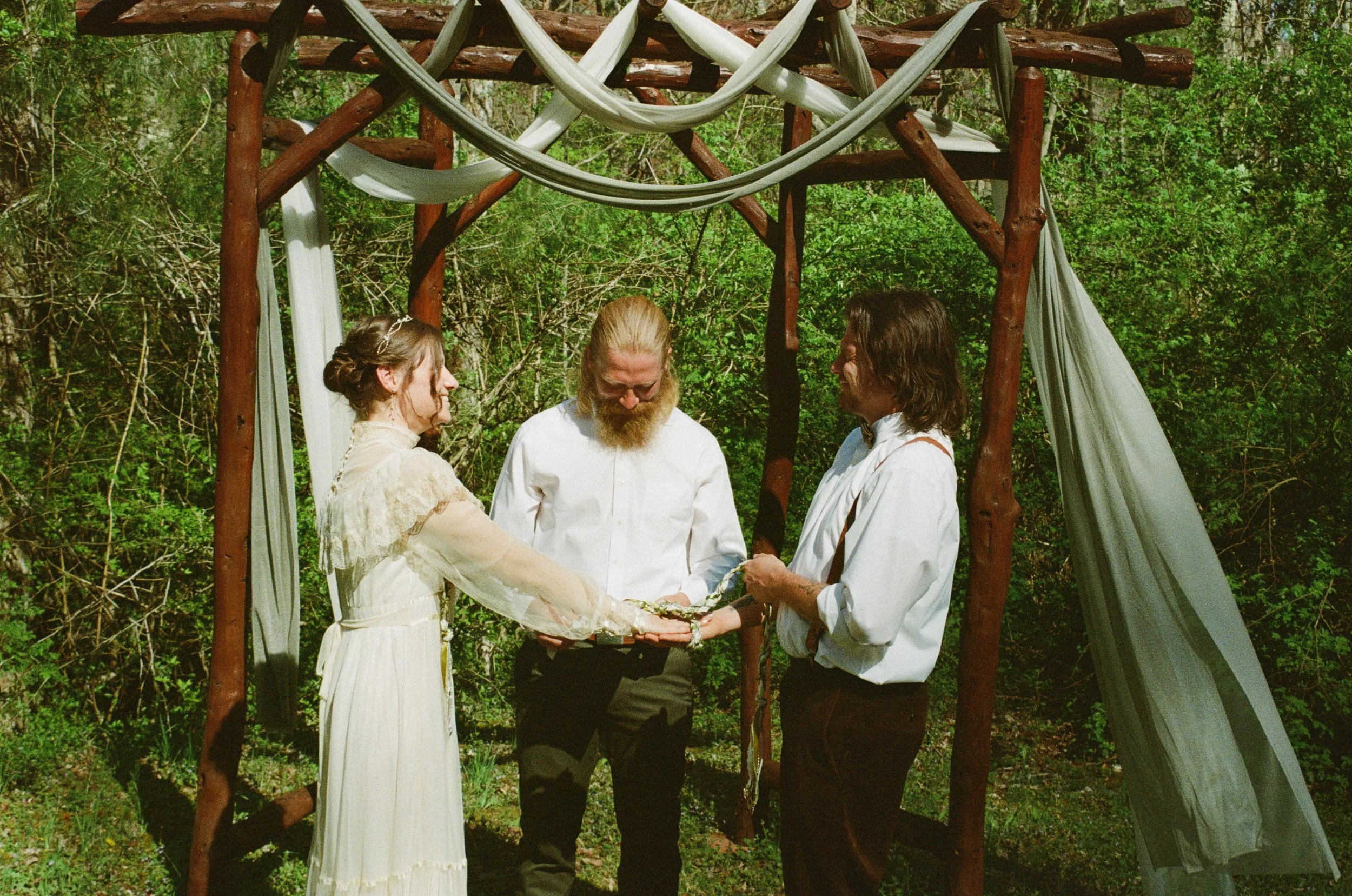 celtic rope ceremony for a summer wedding in gerton north carolina