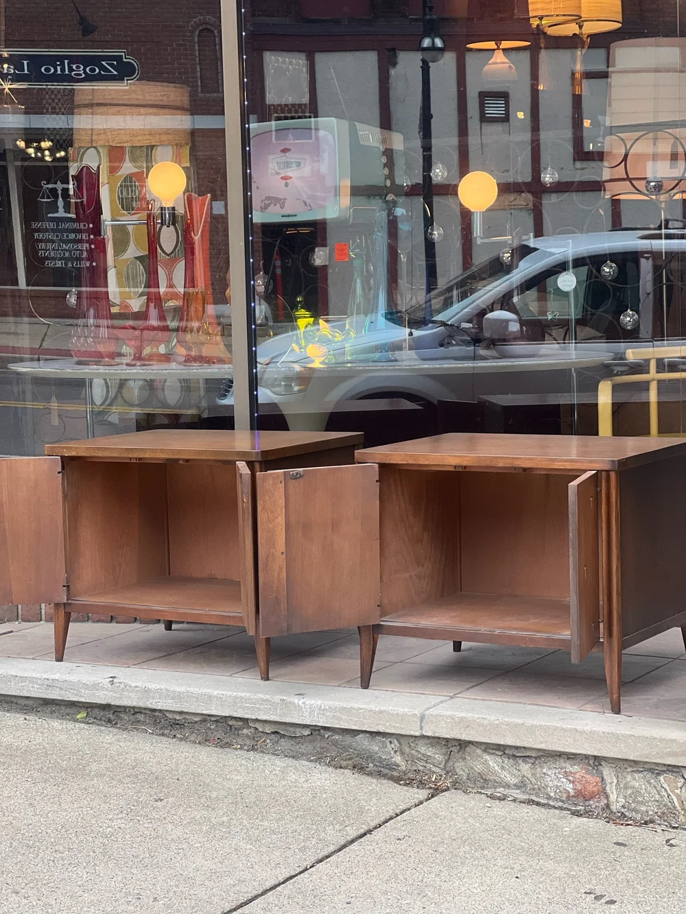 Broyhill Saga Nightstands- End Tables- PAIR — Off Skate Vintage