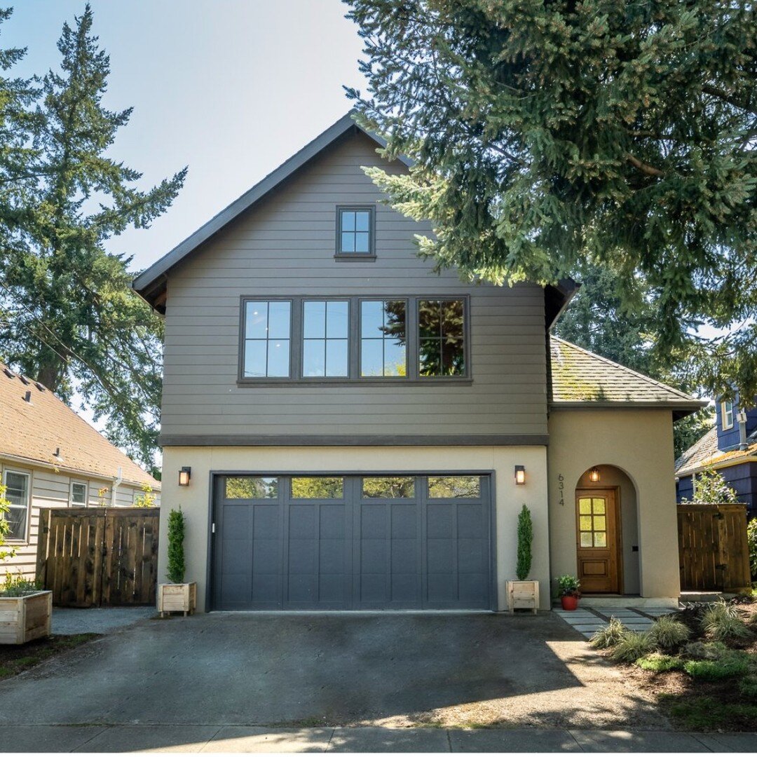 Just listed by my Think buddy @greenpdxhomes in Rose City Park.

From the inviting wood-clad foyer to the ski-lodge-inspired living area, every corner exudes charm. Enjoy the open-concept living and dining areas adorned with wooden accents and a cozy