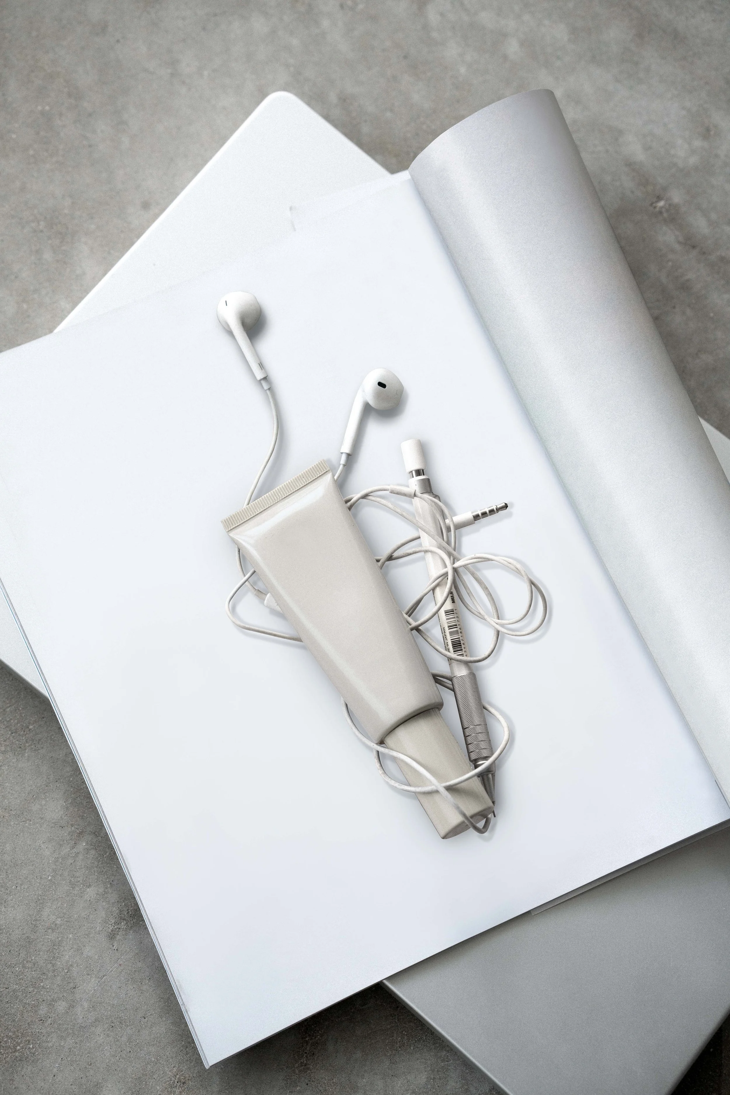Sunday Skin — Skincare Tube and Magazine Mockup PSD.jpg