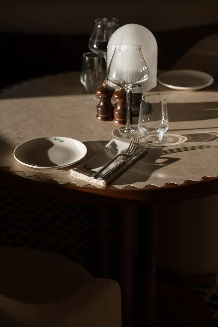 Restaurant and hospitality photography featuring an elegantly styled dining table, created for restaurants, event venues and hospitality marketing.