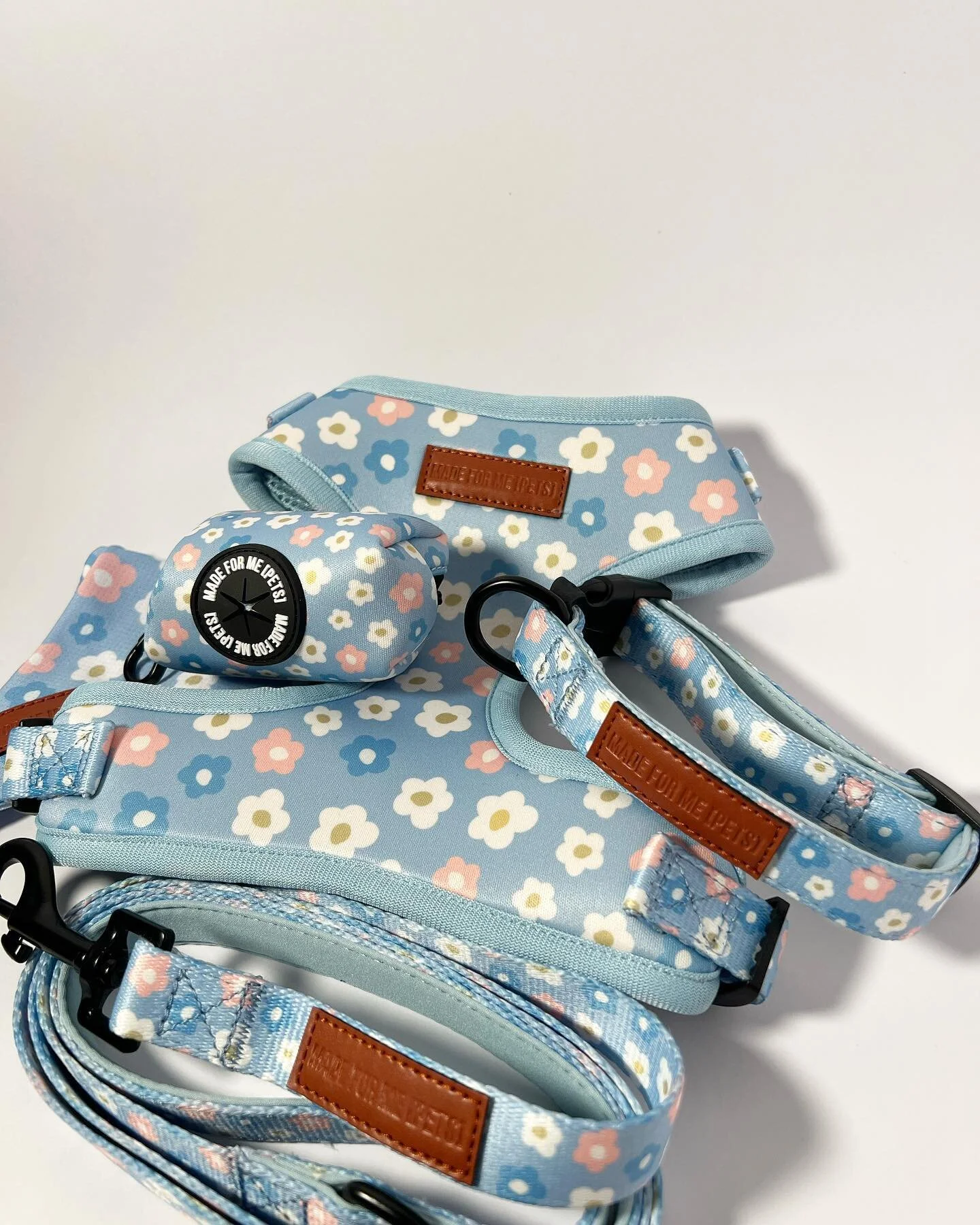 Our Daisy collection is super cute and look great on all dogs big and small
.
.
#dogsofaustralia #dogsofinstagram  #doggo #doglover#doglovers #dogaccessories #dogcollar #dogharness