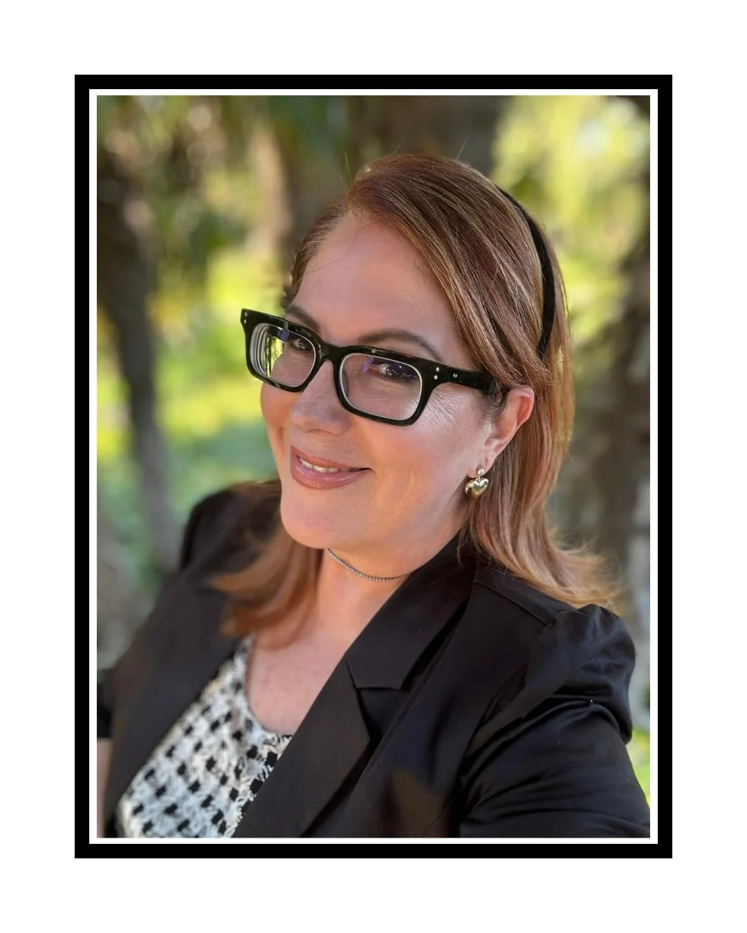 A few weeks ago, @michaela_carr_celebrant came into @spexinthecity_perth looking for something classic. 

There were just a couple of requirements &mdash; it had to accommodate her tricky prescription AND her fabulous long eyelashes! 

We decided to 