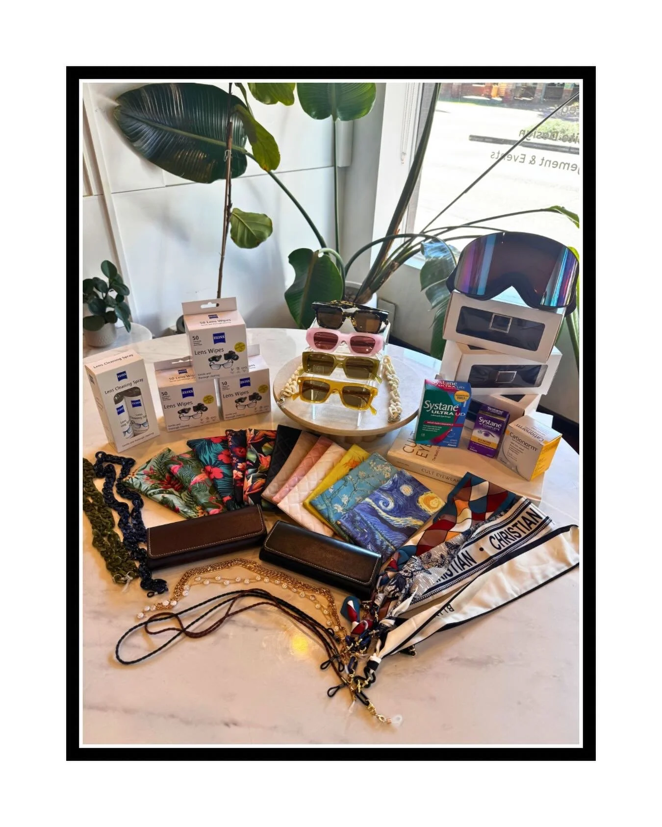 👀 Looking for stocking stuffers? 🎅🏼 

@spexinthecity_perth has you covered! 

- Lens care from @zeissvision 
- Snow Goggles from @zeissvision 
- Sunglasses from @ameyewear 
- Eye Drops from @good_optical_services 

Plus a variety of soft cases and