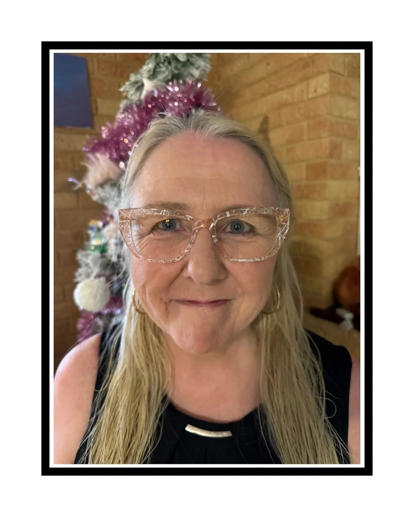 Sandy wanted something fun to match her outgoing personality, yet not be too intrusive . @the_elusive_miss_lou met the brief! 

Fitted with @zeissvision precision lenses with Duravision Gold Anti-Reflection to add an extra shimmer of gold.