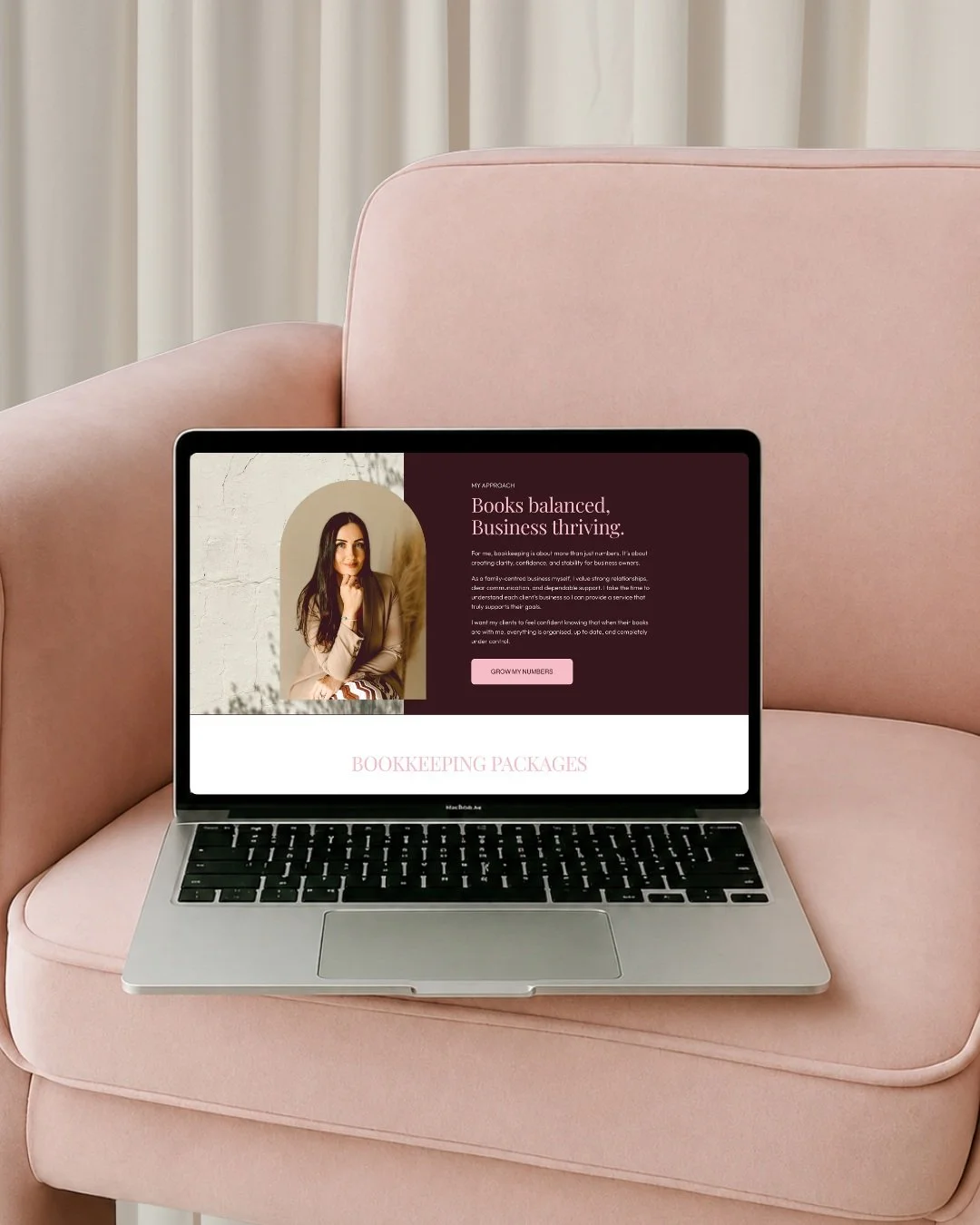 Same @ignitesites Snapshot template. Completely different energy. One of my favourite things about this template is seeing just how much it can flex depending on the brand using it.

Sarah from @bloombookkeeping_ purchased Snapshot and customised the