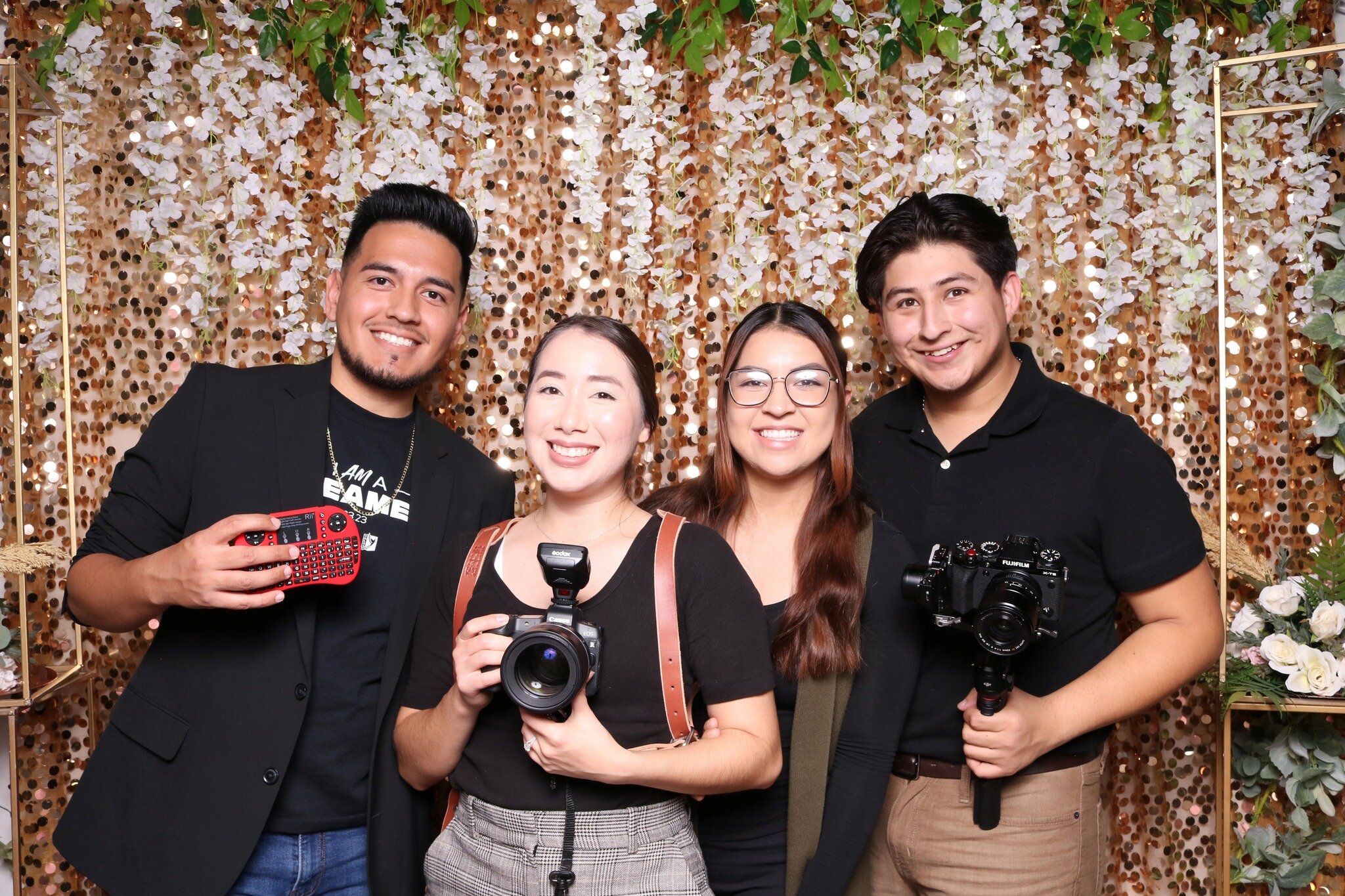 If you're still looking for a wedding photographer, look no further! Marylin S. Photography has you covered! I mean, check out her amazing team!🤩 Book with her and receive a BIG discount for all of our photo booths! 

 #crownphotobooths