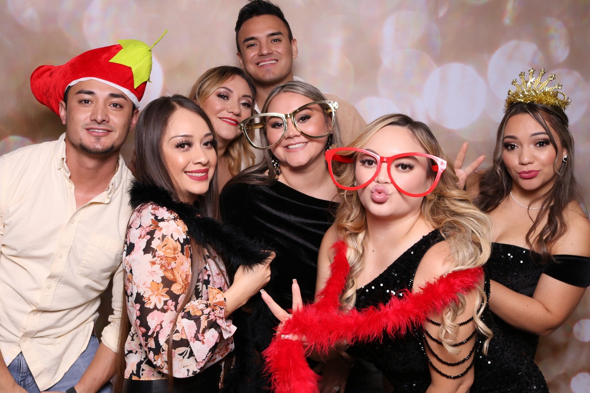 Cool pic with cool people😎

Don't forget about our Photobooth Giveaway! Enter for your chance to win! Post is pinned on our profile. Ends 12/12/23🎉

#crownphotobooths #okcphotobooth #tulsaphotobooth #oklahomaphotobooth #oklahomaevents #photoboothOK