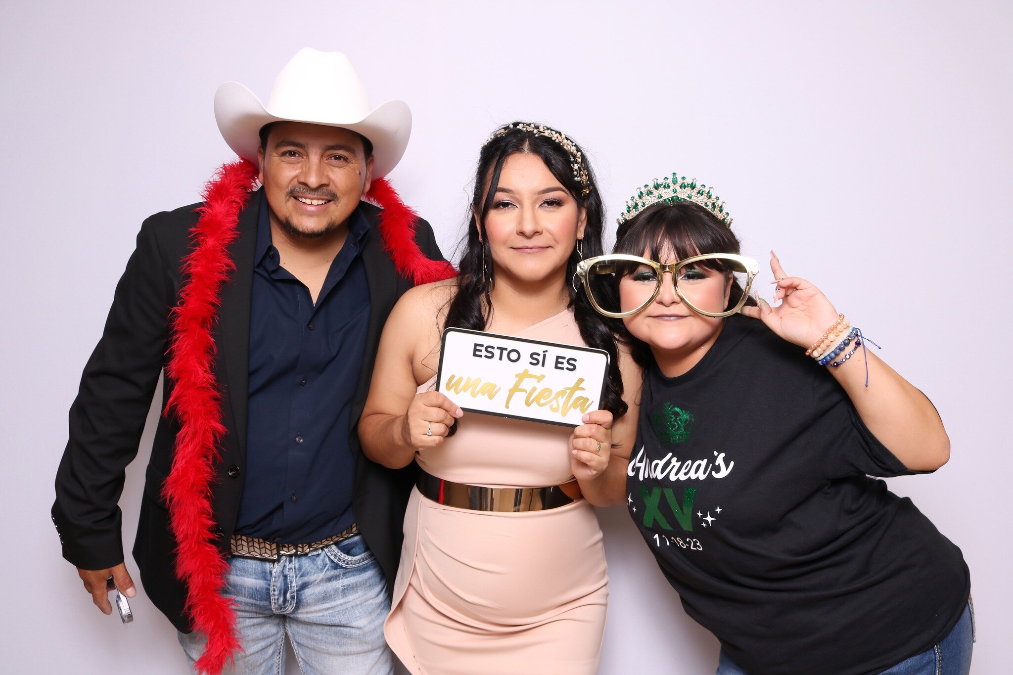 Quincea&ntilde;eras are fun, but a photo booth can make it funner.😉 

Book us for your quincea&ntilde;era now!

#crownphotobooths #okcphotobooth #tulsaphotobooth #oklahomaphotobooth #oklahomaevents #photoboothOKC #photoboothTulsa #partyservices #wed