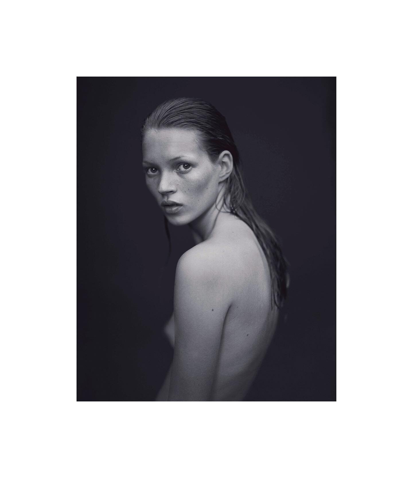ᵛˣᵛ
Birthday Queen
#katemoss #mariosorrenti #rafsimons #icon #calvinklein #obsession #1993 #the90s
⌁