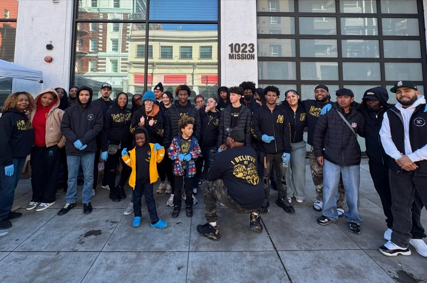 A beautiful youth led collaboration handing out food, hot coco, blankets and supplies to neighbors on 6th street. Shout out to @us4us.bayarea and @uncledamienspeaks for organizing.