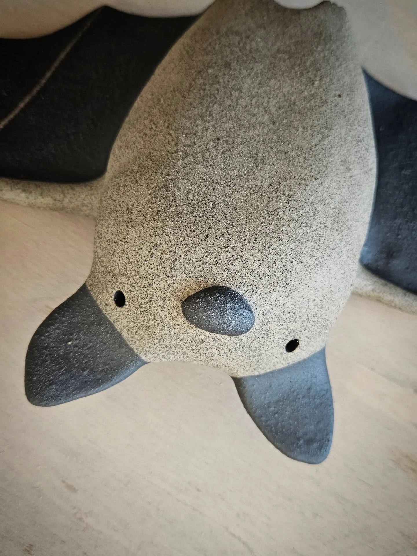 Des p'tites chauve-souris &agrave; d&eacute;couvrir et acqu&eacute;rir pour la premi&egrave;re fois &agrave; @oz.laboutique.

Je carbure pas mal en ce moment pour pr&eacute;parer le @salonresonances, et comme d'hab je suis super en retard 😭 Je m'en 