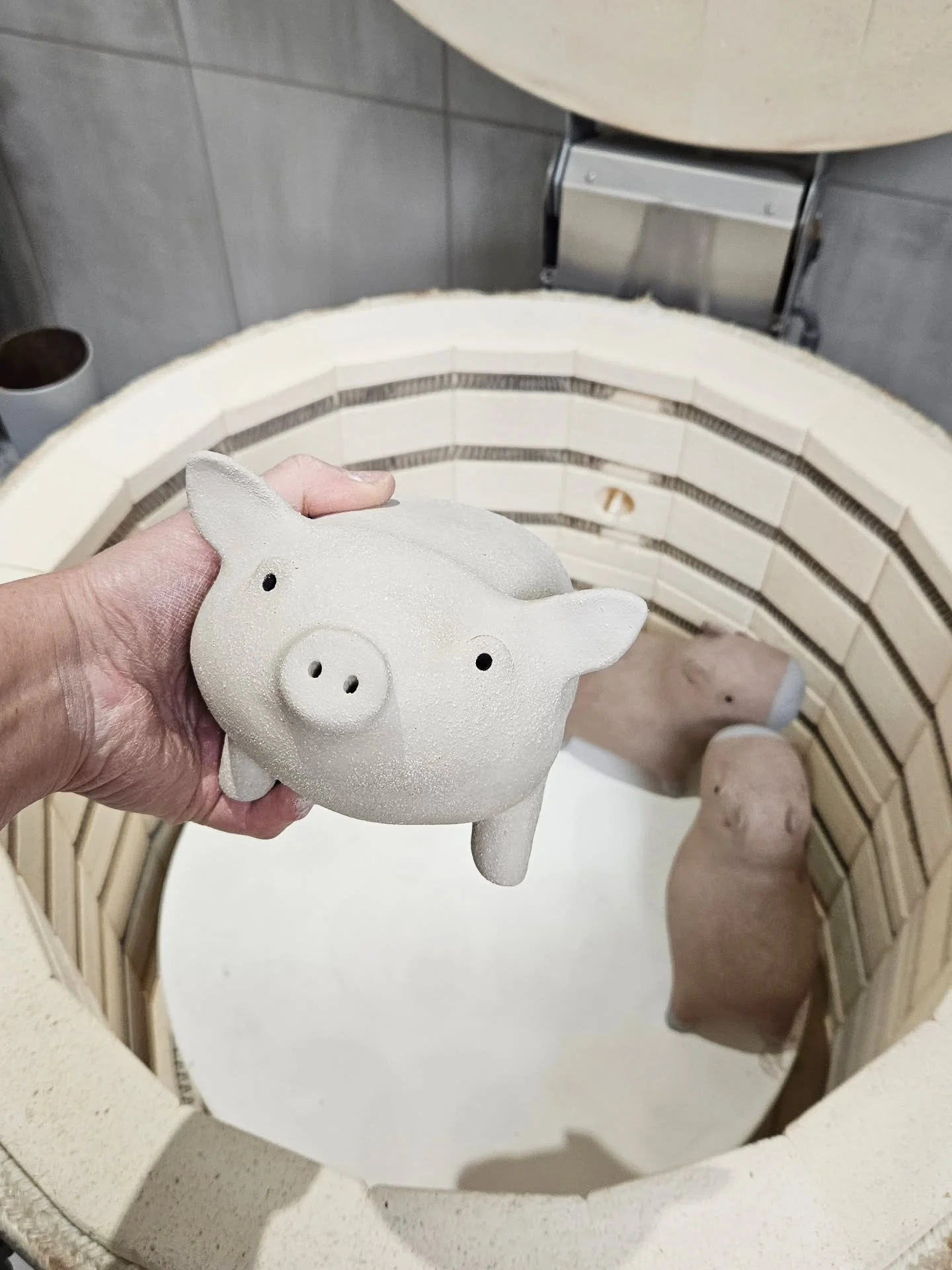 Quelques photos de pi&egrave;ces crues. C'est la course pour boucler les pi&egrave;ces de la vente en ligne de mercredi. Je n'ai jamais &eacute;t&eacute; aussi en retard sur un &eacute;v&eacute;nement de toute ma vie.

Je s&egrave;che les pi&egrave;c