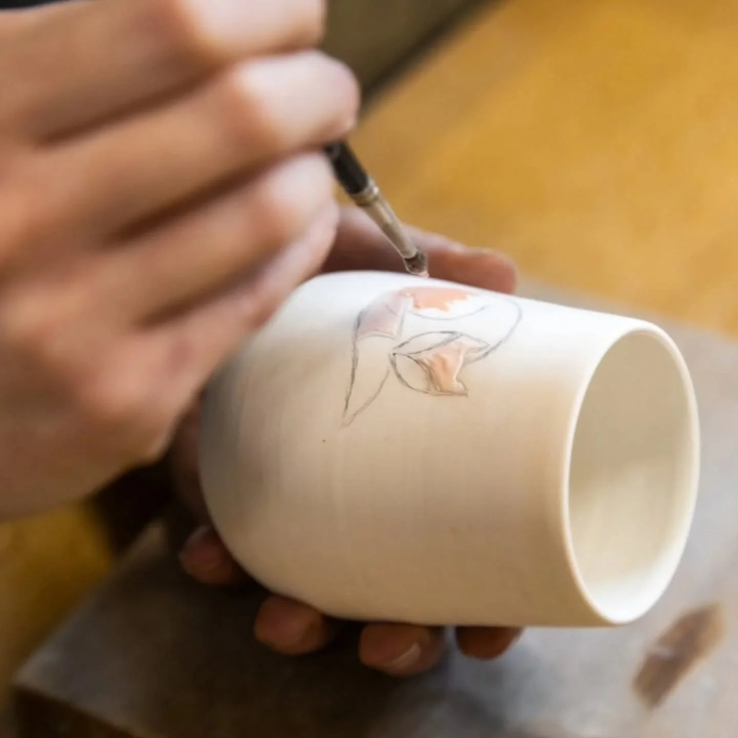 &Ccedil;a vous dirait de vous essayer &agrave; la technique du d&eacute;cor aux &eacute;maux cloisonn&eacute;s au sein de mon atelier &agrave; Ostwald (&agrave; c&ocirc;t&eacute; de Strasbourg)?

Et bien c'est possible car mon assistante d'enfer (qui