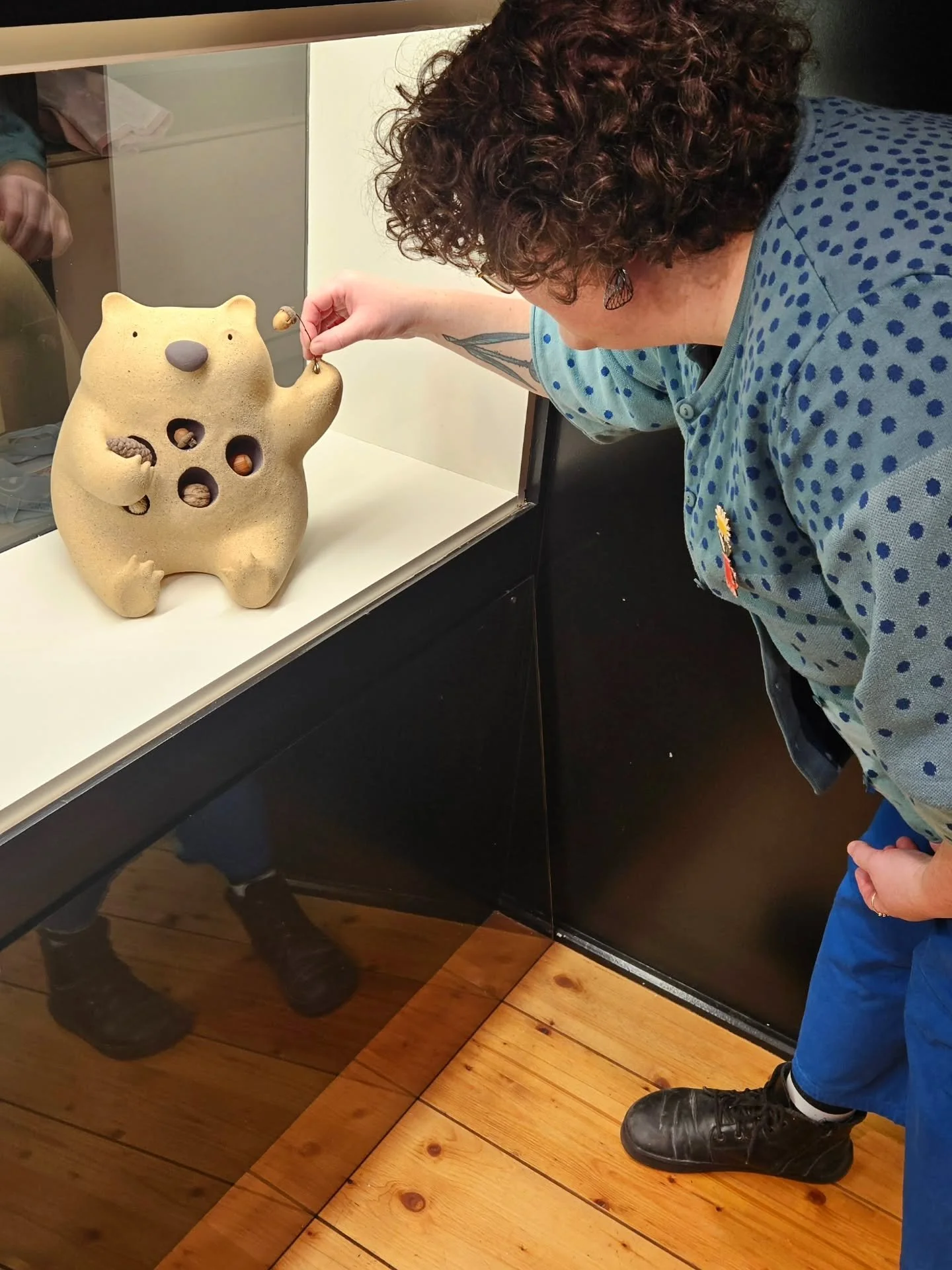 Ce matin, @camillebo_ceramic et moi avons install&eacute; mes pi&egrave;ces &agrave; l'exposition "Curieux de Nature" &agrave; l'Etappenstall &agrave; Erstein. L'exposition d&eacute;marre dimanche jusqu'au 23 mai !

Vous pourrez y voir plei