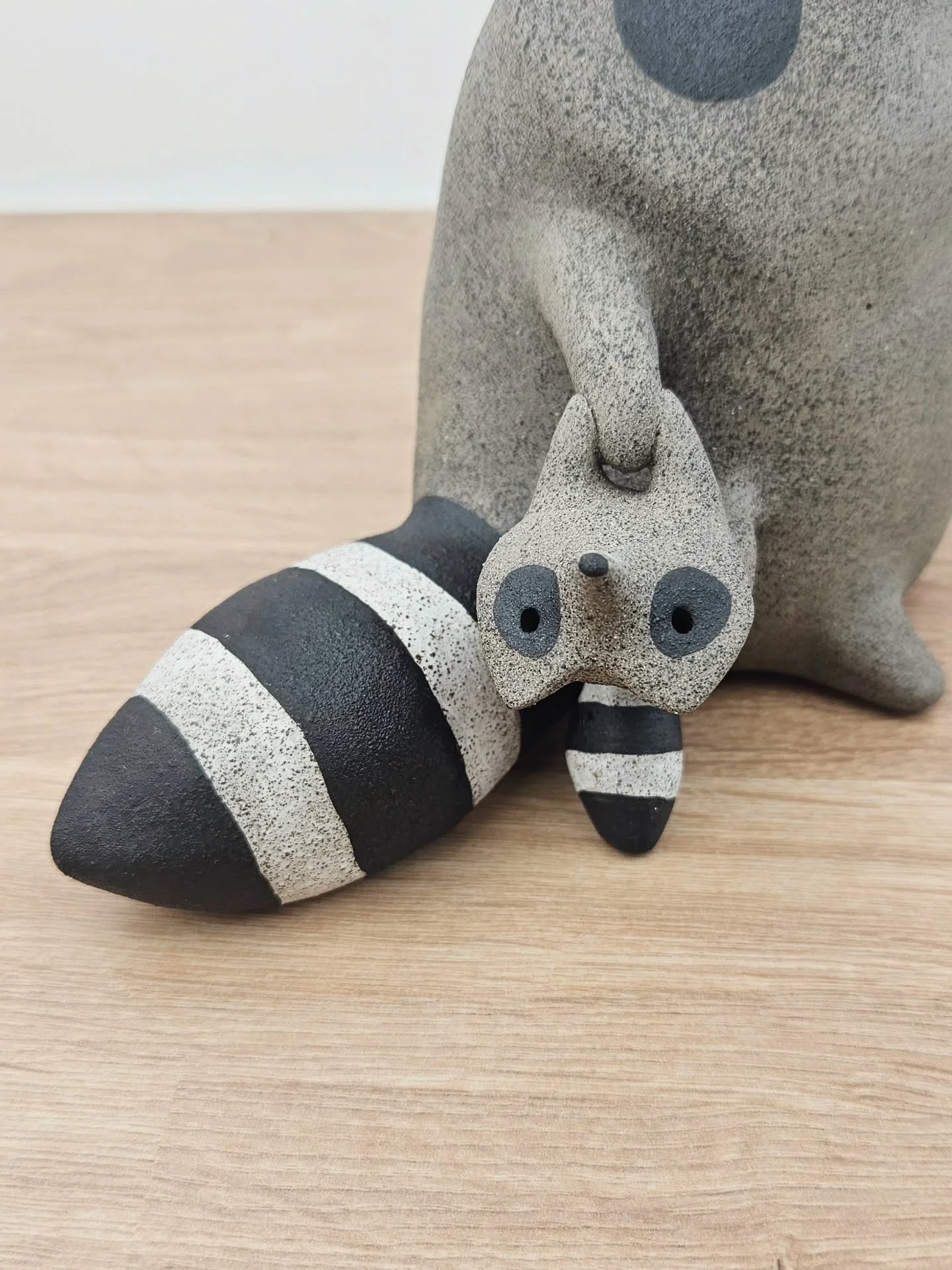 Depuis que j'ai d&eacute;m&eacute;nag&eacute; mon atelier, il y a presque un an maintenant (qu'est ce que &ccedil;a passe vite 😱), je suis &agrave; c&ocirc;t&eacute; d'une &eacute;cole. Je les vois passer tous les jours les parents plus ou moins fat