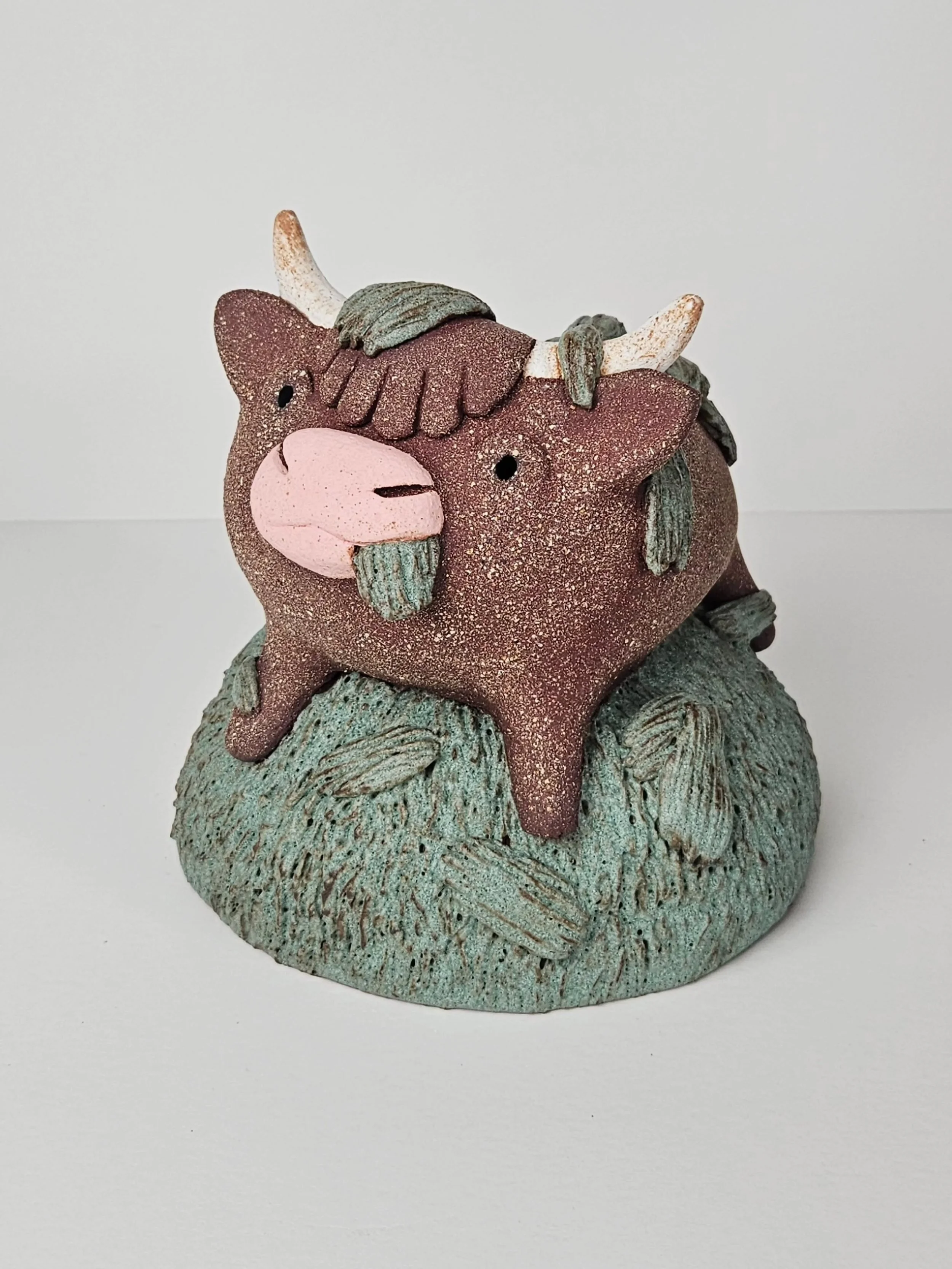 "Jour de tonte"

Toute nouvelle pi&egrave;ce &agrave; retrouver &agrave; partir de jeudi prochain &agrave; @bussiere_badil_ceramique en Dordogne 

---

"Day of moooowing"

Any new piece to be found from next Thursday at ceramic ev
