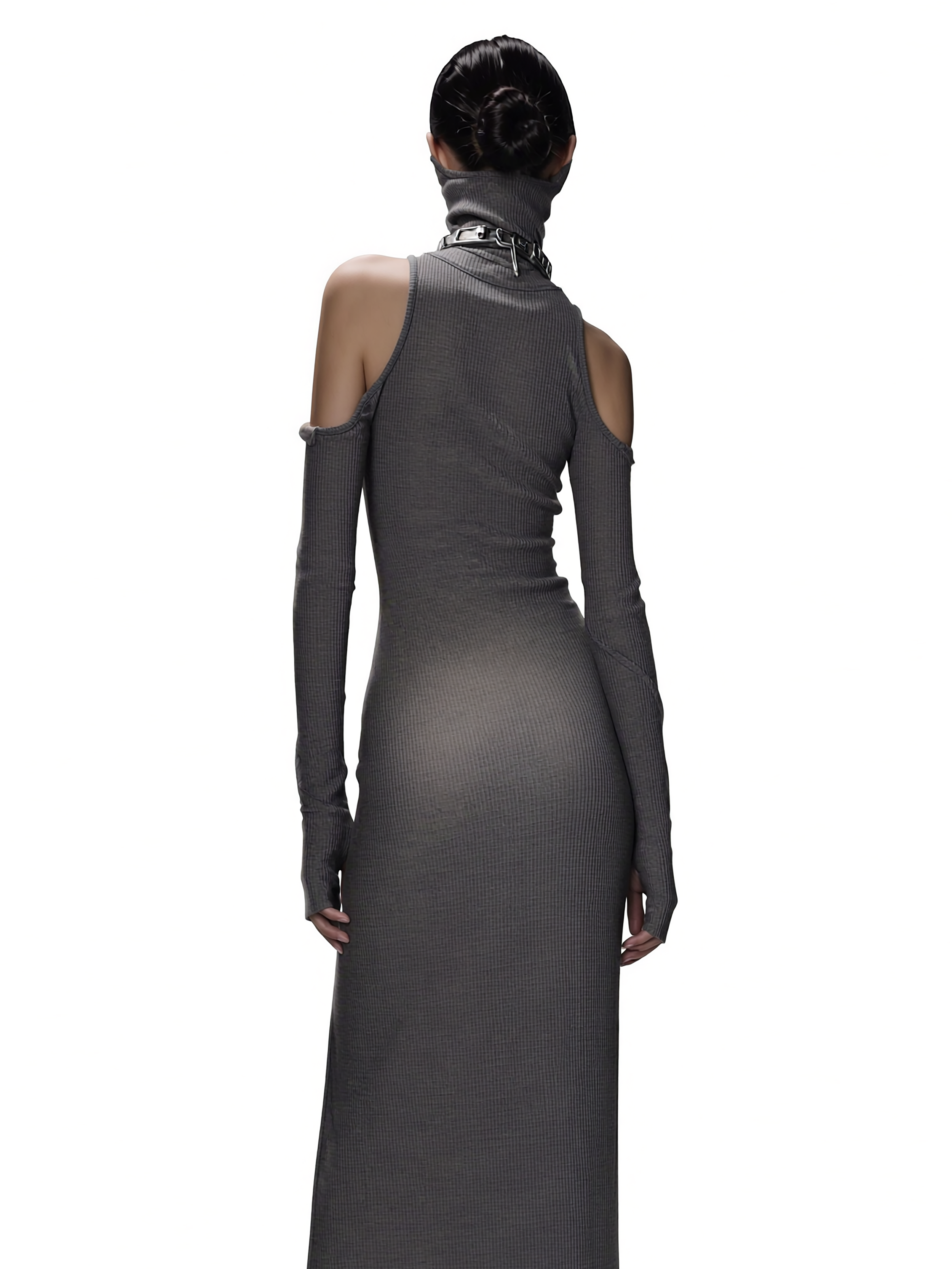 Model Xia Iseri posing in an avant-garde gray tight dress with a joint cloth that serves as a face mask, covering the bottom half of her face. This new dress is part of the latest [Offworld] collection released by digital fashion brand [ze Luna].