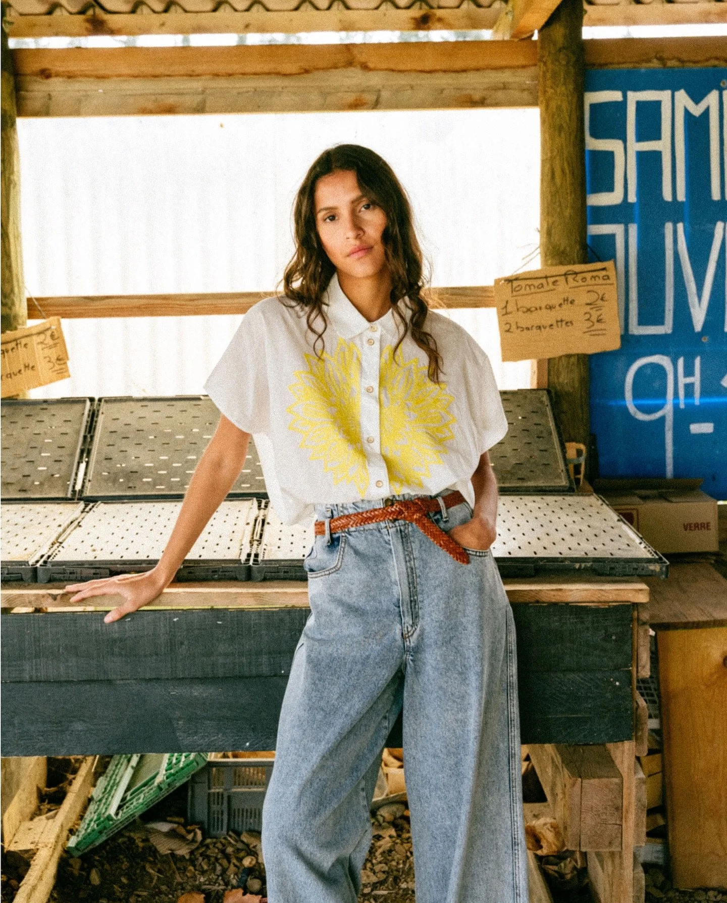 Op zoek naar een mooie, originele, zomerse bloes?! We got you! Dit heerlijke nieuwe merkje @Tinsels heeft zoveel prachtige bloesjes dat kiezen de moeilijkste opdracht wordt 💛
#nieuwecollectie 
#ss26
#lucilleshop_gent