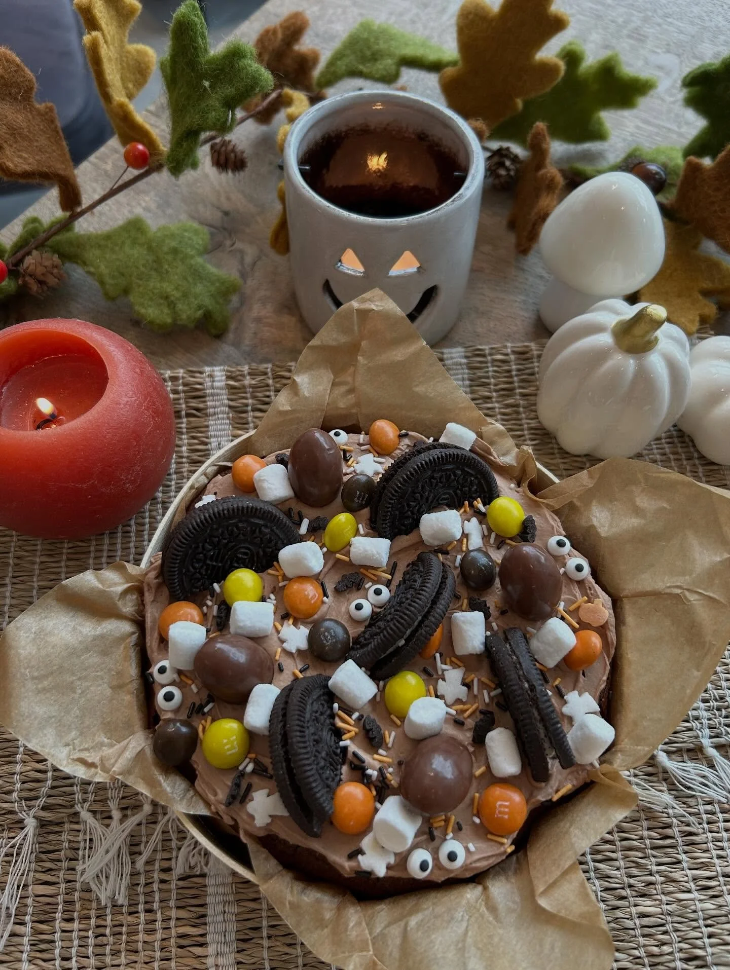 🎃👻 D&eacute;couvrez notre g&acirc;teau d&rsquo;Halloween! 
Gourmand, original et un brin effrayant&hellip; il sera parfait pour votre soir&eacute;e du 31 octobre🕸️🍰

&Agrave; commander pour ajouter une touche sucr&eacute;e &agrave; votre f&ecirc;