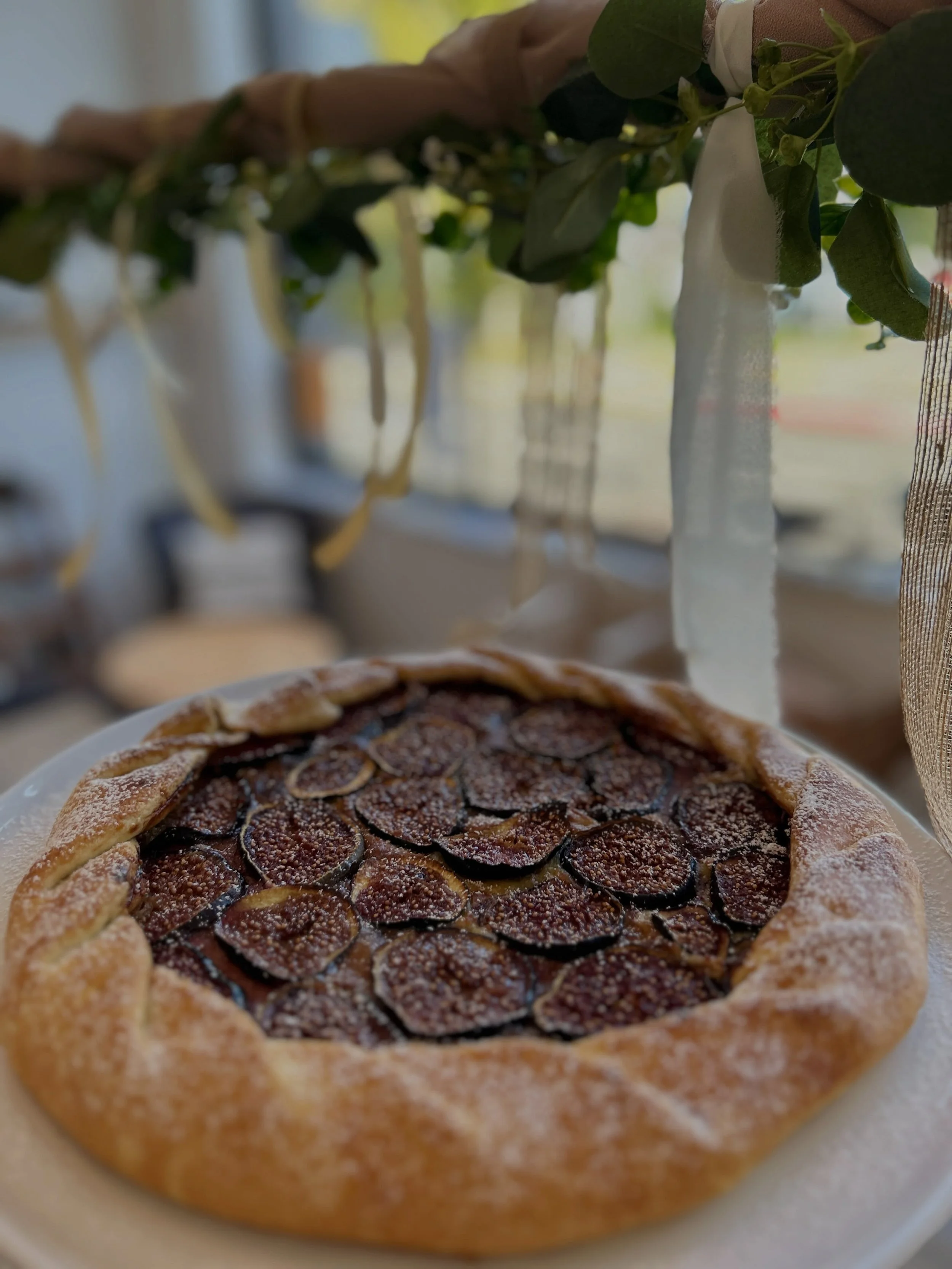 Notre derni&egrave;re cr&eacute;ation &hellip;

Une d&eacute;licieuse tarte aux figues, o&ugrave; la douceur et le parfum d&eacute;licat des figues se marient &agrave; merveille avec une cr&egrave;me d&rsquo;amande et une p&acirc;te d&eacute;licateme