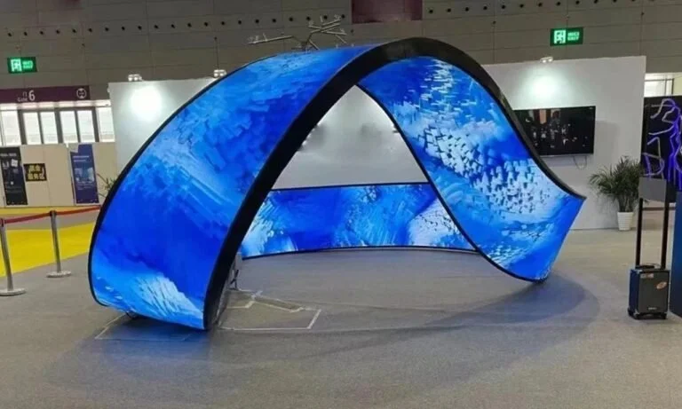 digital-led-screens-curved-ribbon-double-sided-1.jpg