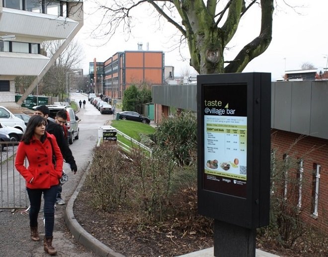 Outdoor freestanding digital displays for loughborough university