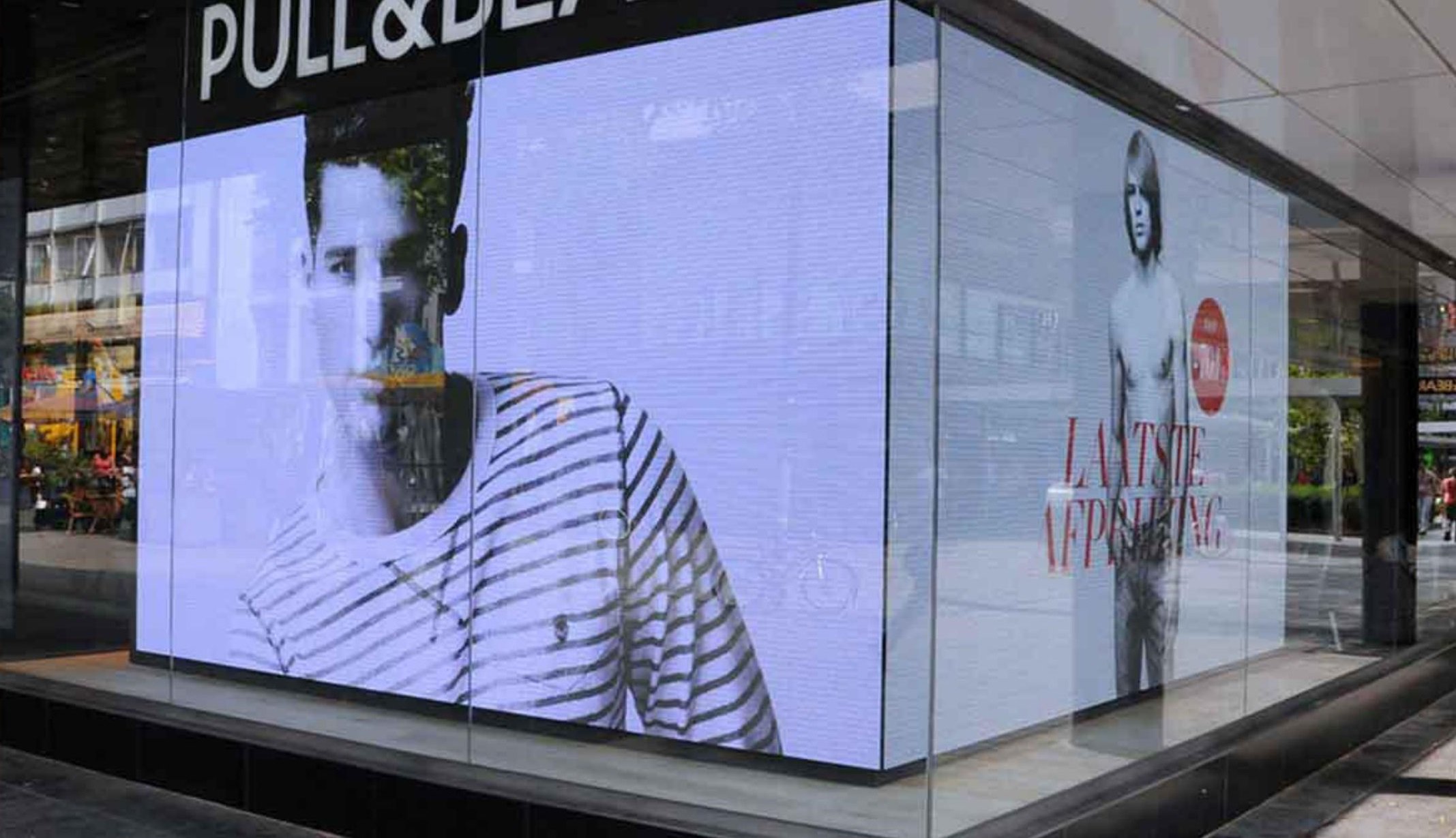 Digital LED Screens Transparent Fixed Panels for pull and bear