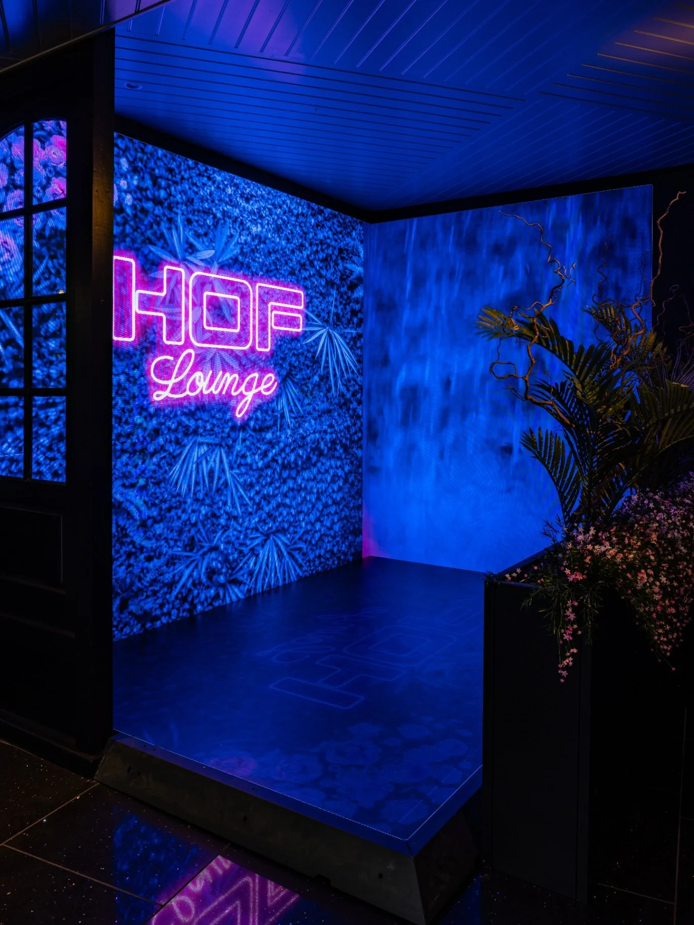 Immersive LED Floor and walls - HOF Lounge.jpg
