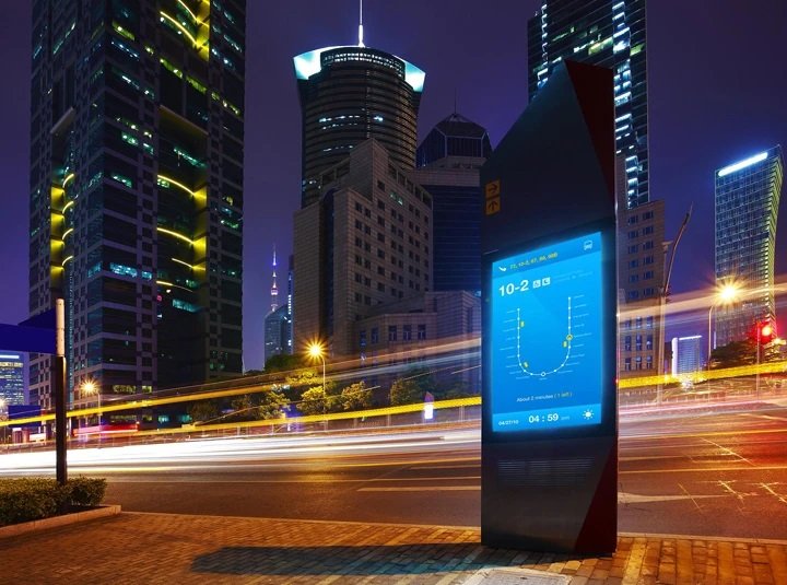 freestanding outdoor digital displays city