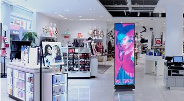 digital-LED-screens-freestanding-display-mall.jpg