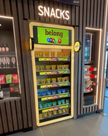 ultra wide stretched digital display for m&amp;m