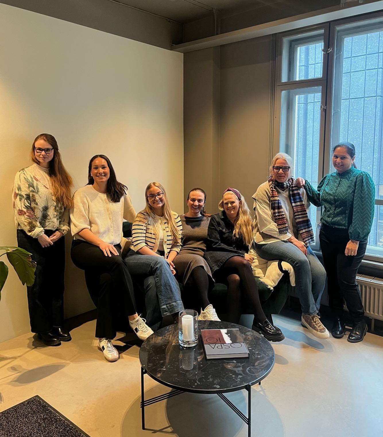 Noen av de flotte damene som utgj&oslash;r Soliditet🌸 I dag hedrer vi kvinnene som har banet vei og kjempet. Takk til alle kvinner som aldri gir opp kampen for rettferdighet! Dere inspirerer oss til &aring; fortsette &aring; jobbe for en mer rettfer
