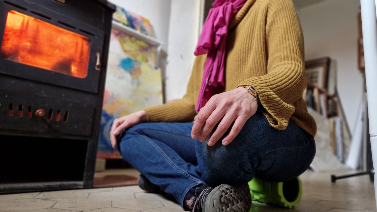 French artist meditating in her Prague studio before started her painting day