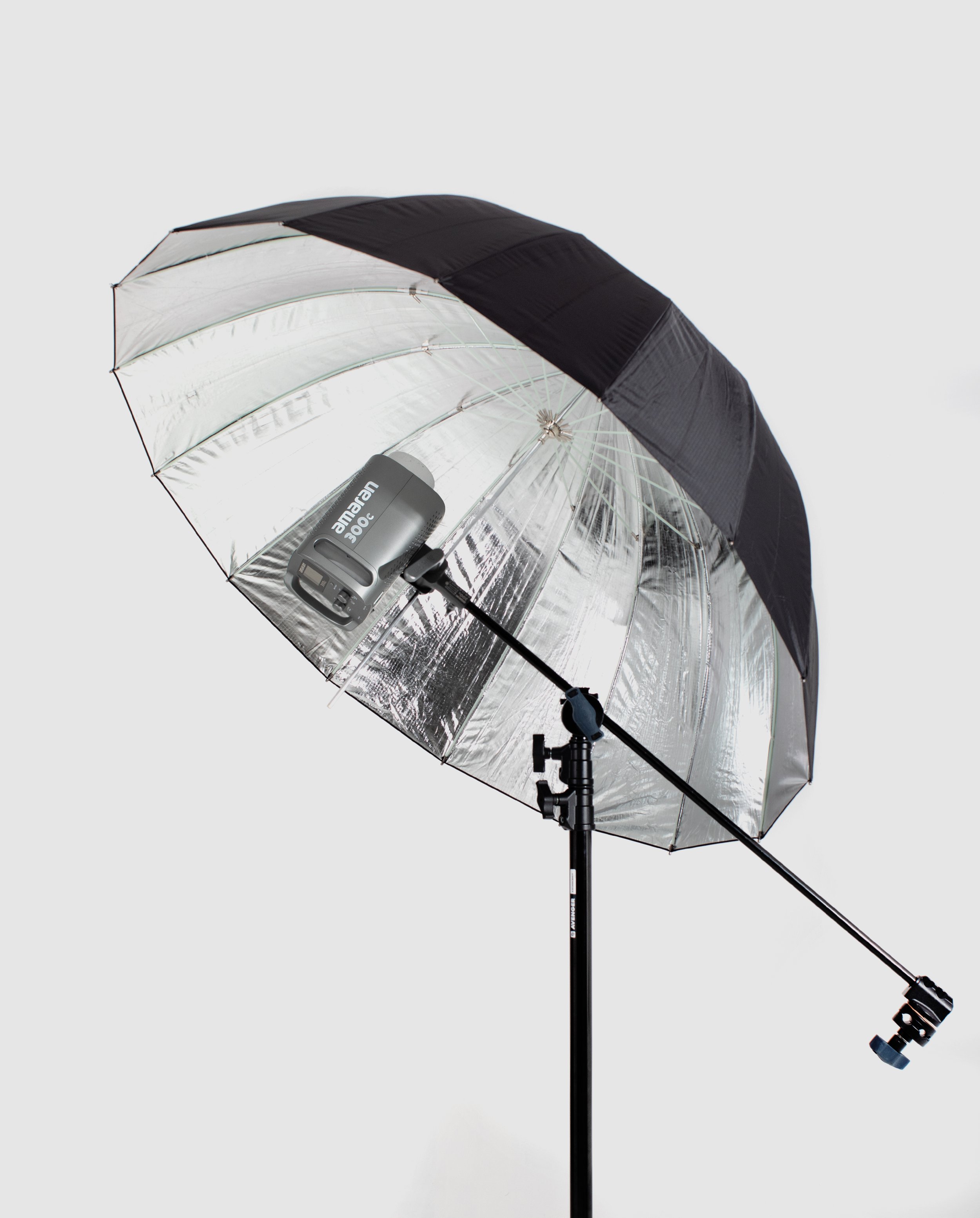 1x Paraguas Godox plateado con difusor, d130cm