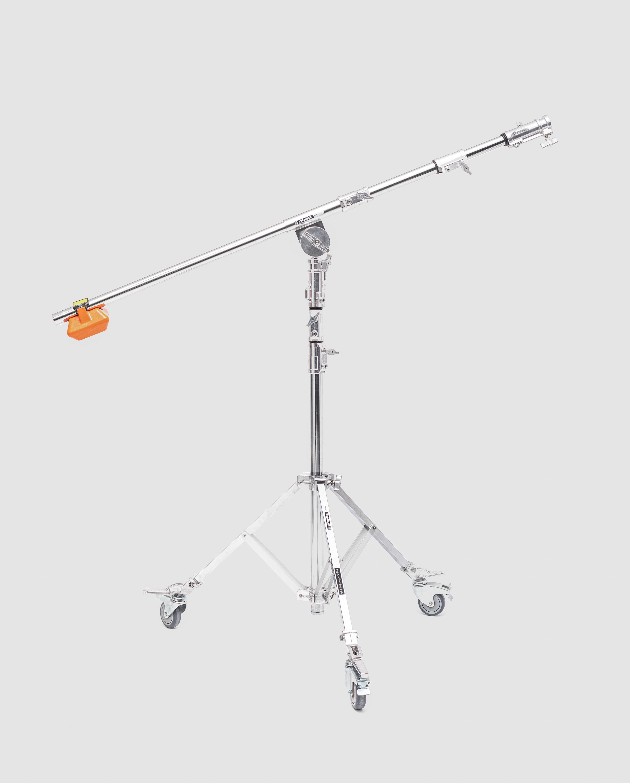 1x Jirafa Avenger A5036CS Roller 36 Low Base con D650 Junior Boom Arm - 10€ extra