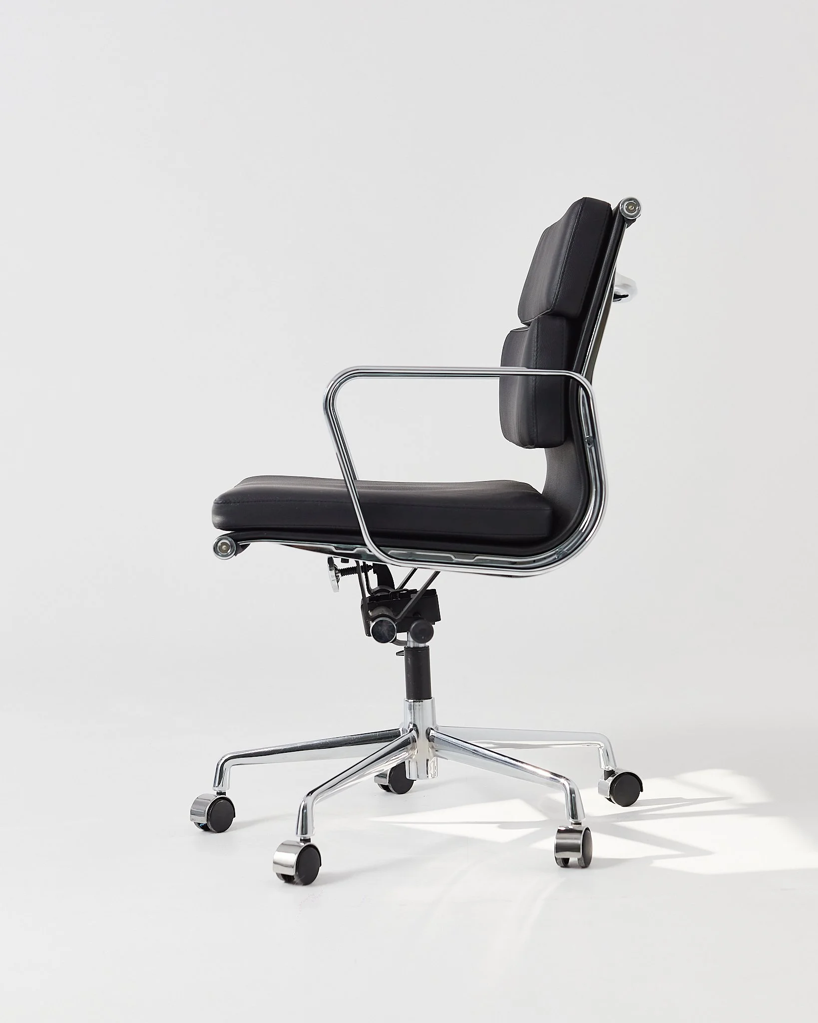 Dimgray Furniture 015 45.jpg