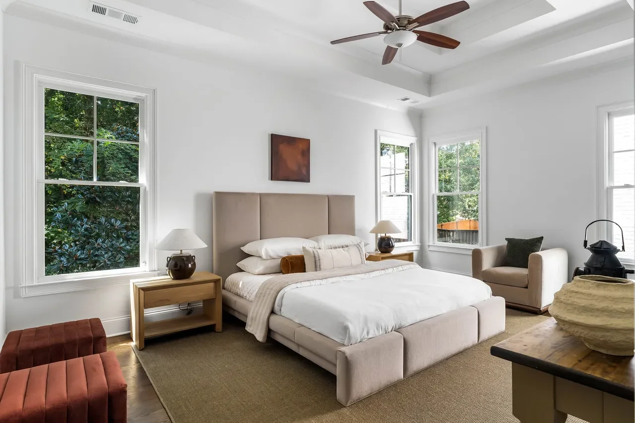 art in house barclay 7.webp