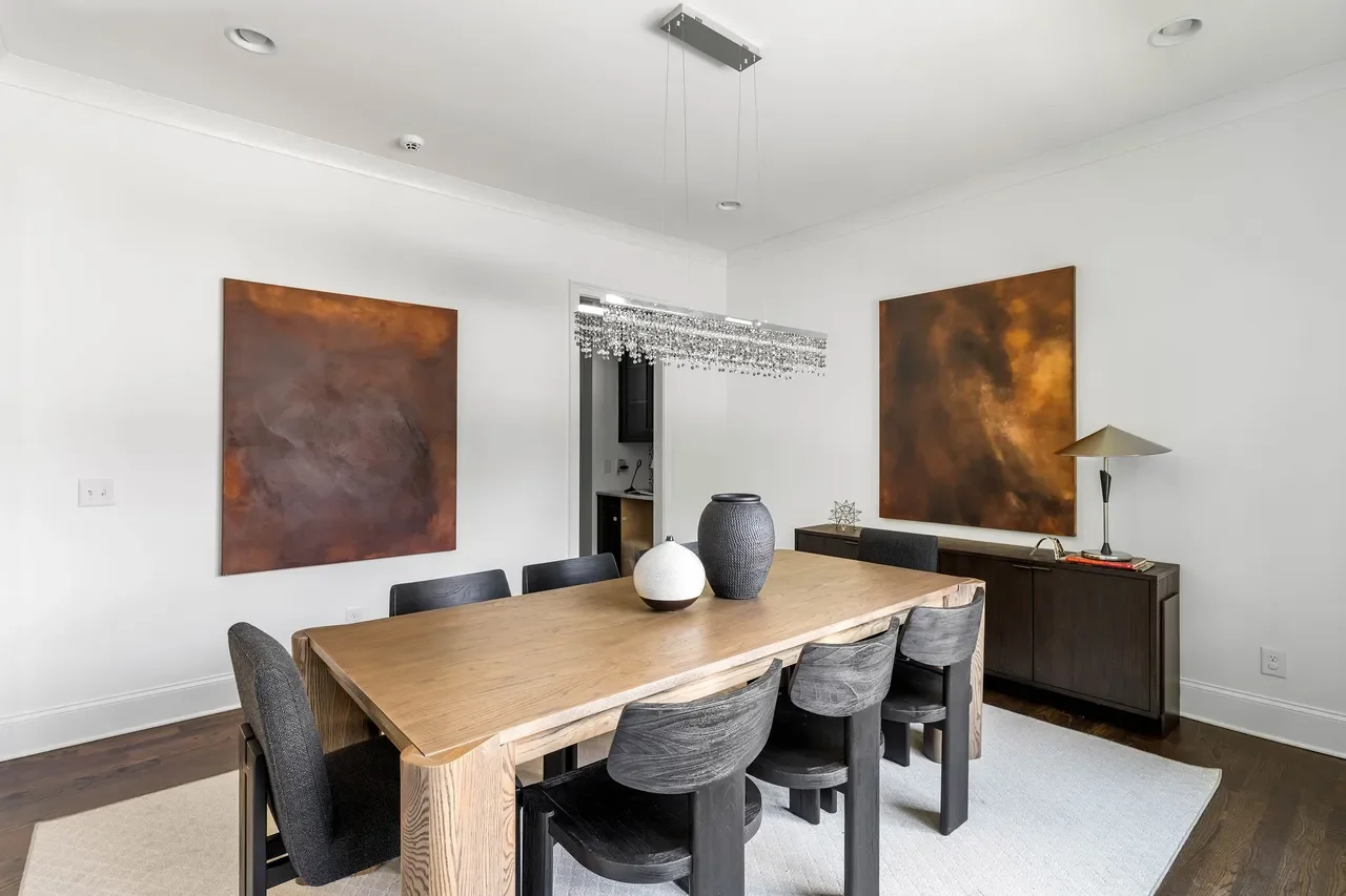 art in house barclay 4.webp